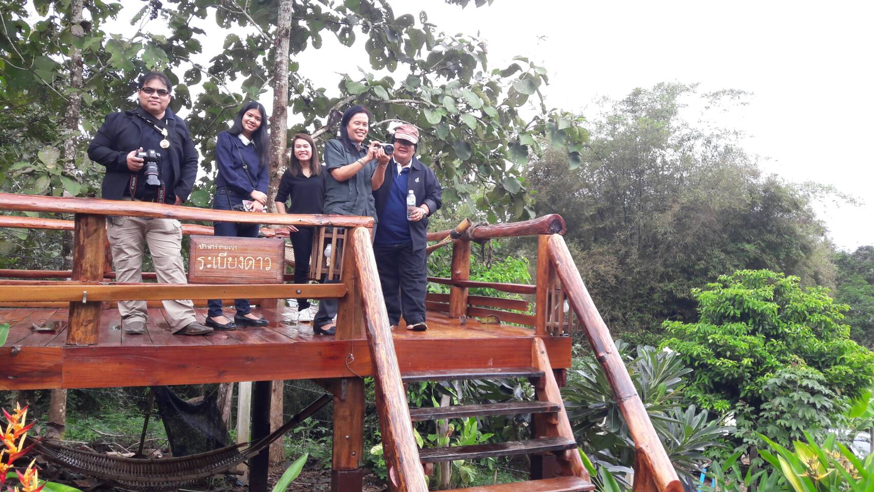 #สุโขทัย ดินแดนแห่งความสุข #วันที่12 มกราคม  2560 นายสุวิน  พึ่งเงิน  พัฒนาการจังหวัดสุโขทัย มอบหมายให้นางสาวกฤษณา  กันทะสา หัวหน้ากลุ่มงานสารสนเทศการพัฒนาชุมชน นางสาวศรันยา  วัฒนธงทอง นักวิชาการพัฒนาชุมชนชำนาญการ นางอโณทัย  แก้วกิ่ง นักวิชาการพัฒนาชุมชน