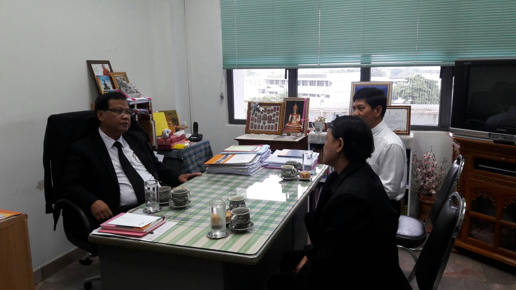 #สุโขทัย ดินแดนแห่งความสุข #วันที่ 12 มกราคม 2560 ดร.ไพศาล สุขปัญญา ผู้ตรวจราชการกรมการพัฒนาชุมชน เขตตรวจราชการที่ 17 ได้มาตรวจติดตามสนับสนุนการขับเคลื่อนกิจกรรมของสำนักงานพัฒนาชุมขนจังหวัดสุโขทัยและมาเยี่ยมชมงานมหกรรมตามรอยเท้าพ่อชุมชนเข้มแข็งด้วยปรัชญา