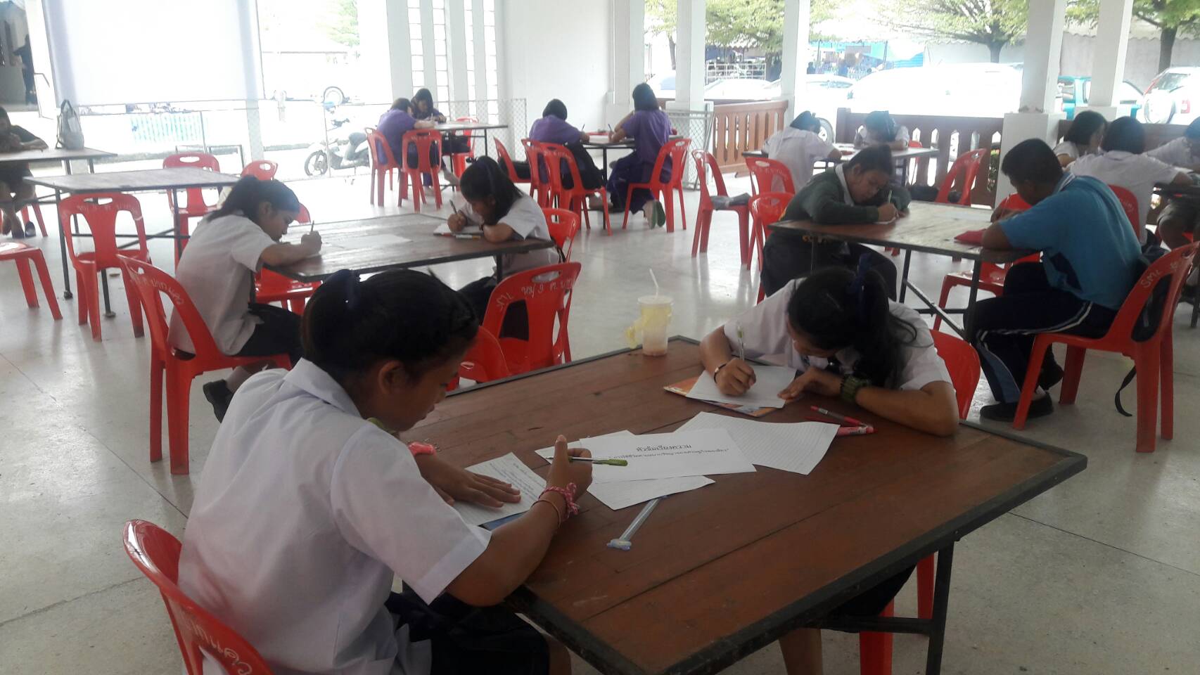 #สุโขทัย ดินแดนแห่งความสุข #จังหวัดสุโขทัยโดยสำนักงานพัฒนาชุมชนจังหวัดสุโขทัย จัดงานมหกรรม “ตามรอยเท้าพ่อ ชุมชนเข้มแข็งด้วยปรัชญาของเศรษฐกิจพอเพียง” วันที่ 12 มกราคม  2560 เวลา 09.00 -12.00 น. การประกวดเรียงความ (ระดับมัธยมศึกษาตอนต้น) เวลา 13.00 – 16.30