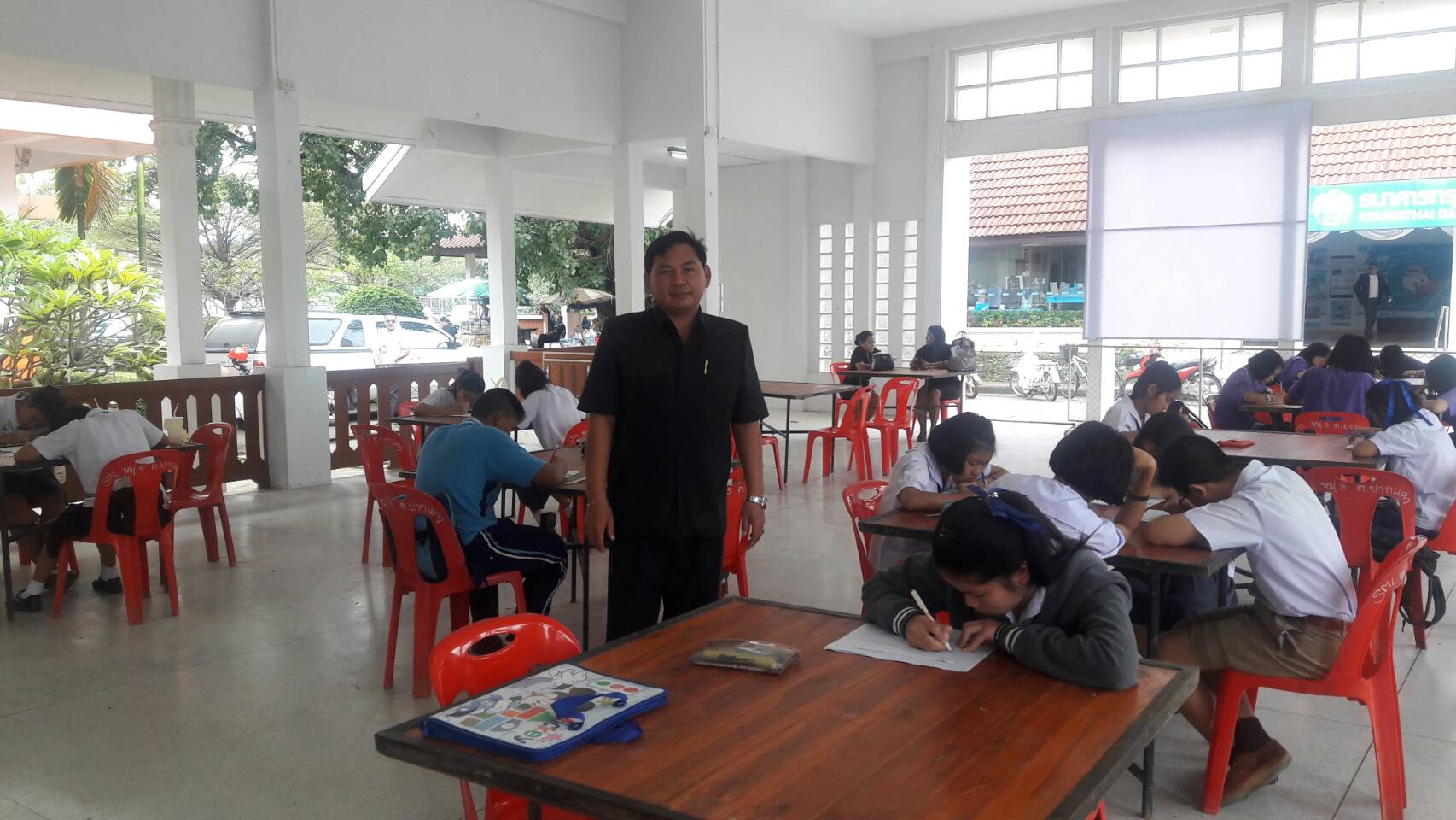 #สุโขทัย ดินแดนแห่งความสุข #จังหวัดสุโขทัยโดยสำนักงานพัฒนาชุมชนจังหวัดสุโขทัย จัดงานมหกรรม “ตามรอยเท้าพ่อ ชุมชนเข้มแข็งด้วยปรัชญาของเศรษฐกิจพอเพียง” วันที่ 12 มกราคม  2560 เวลา 09.00 -12.00 น. การประกวดเรียงความ (ระดับมัธยมศึกษาตอนต้น) เวลา 13.00 – 16.30