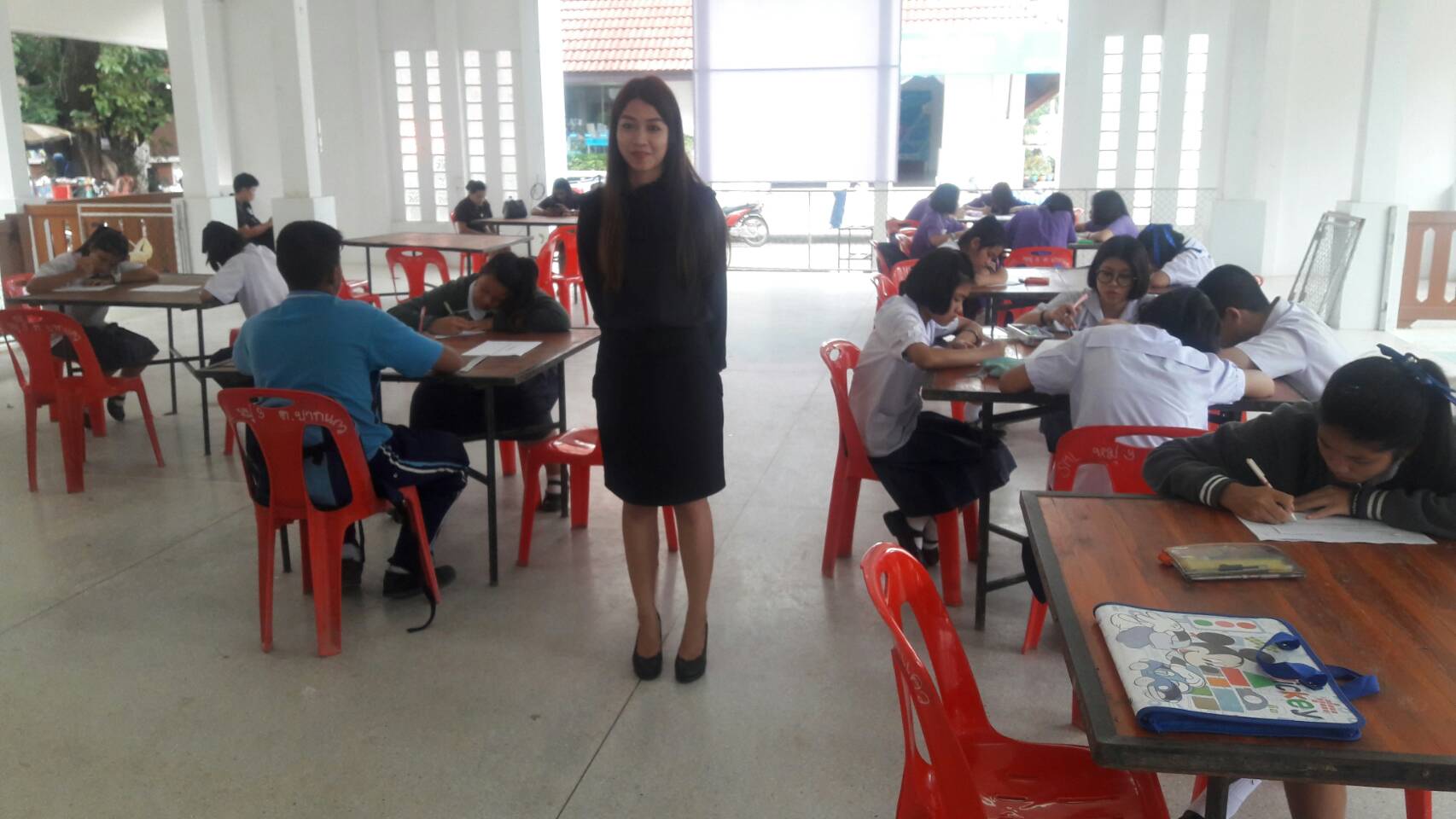 #สุโขทัย ดินแดนแห่งความสุข #จังหวัดสุโขทัยโดยสำนักงานพัฒนาชุมชนจังหวัดสุโขทัย จัดงานมหกรรม “ตามรอยเท้าพ่อ ชุมชนเข้มแข็งด้วยปรัชญาของเศรษฐกิจพอเพียง” วันที่ 12 มกราคม  2560 เวลา 09.00 -12.00 น. การประกวดเรียงความ (ระดับมัธยมศึกษาตอนต้น) เวลา 13.00 – 16.30