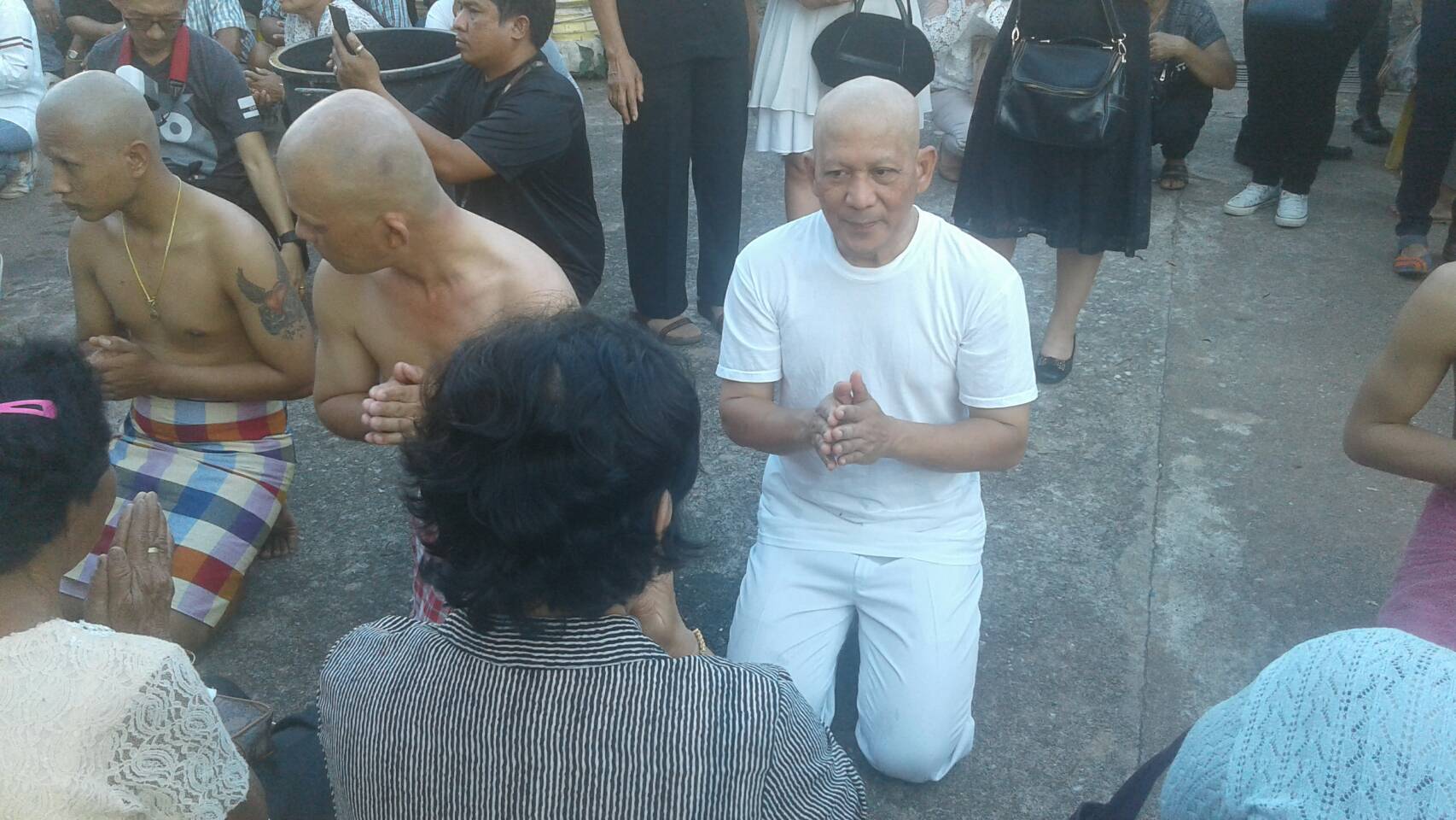 #สุโขทัย ดินแดนแห่งความสุข #วันที่ 15  มกราคม  2560  นายสุวิน  พึ่งเงิน  พัฒนาการจังหวัดสุโขทัย ได้เข้าร่วมโครงการอุปสมบทถวายเป็นพระราชกุศลแด่พระบาทสมเด็จพระปรมินทรมหาภูมิพลอดุลยเดช ครบกำหนดสตมวาร(100วัน)ระหว่างวันที่ 15 -25มกราคม  2560 ณ วัดไทยชุมพล  อำ