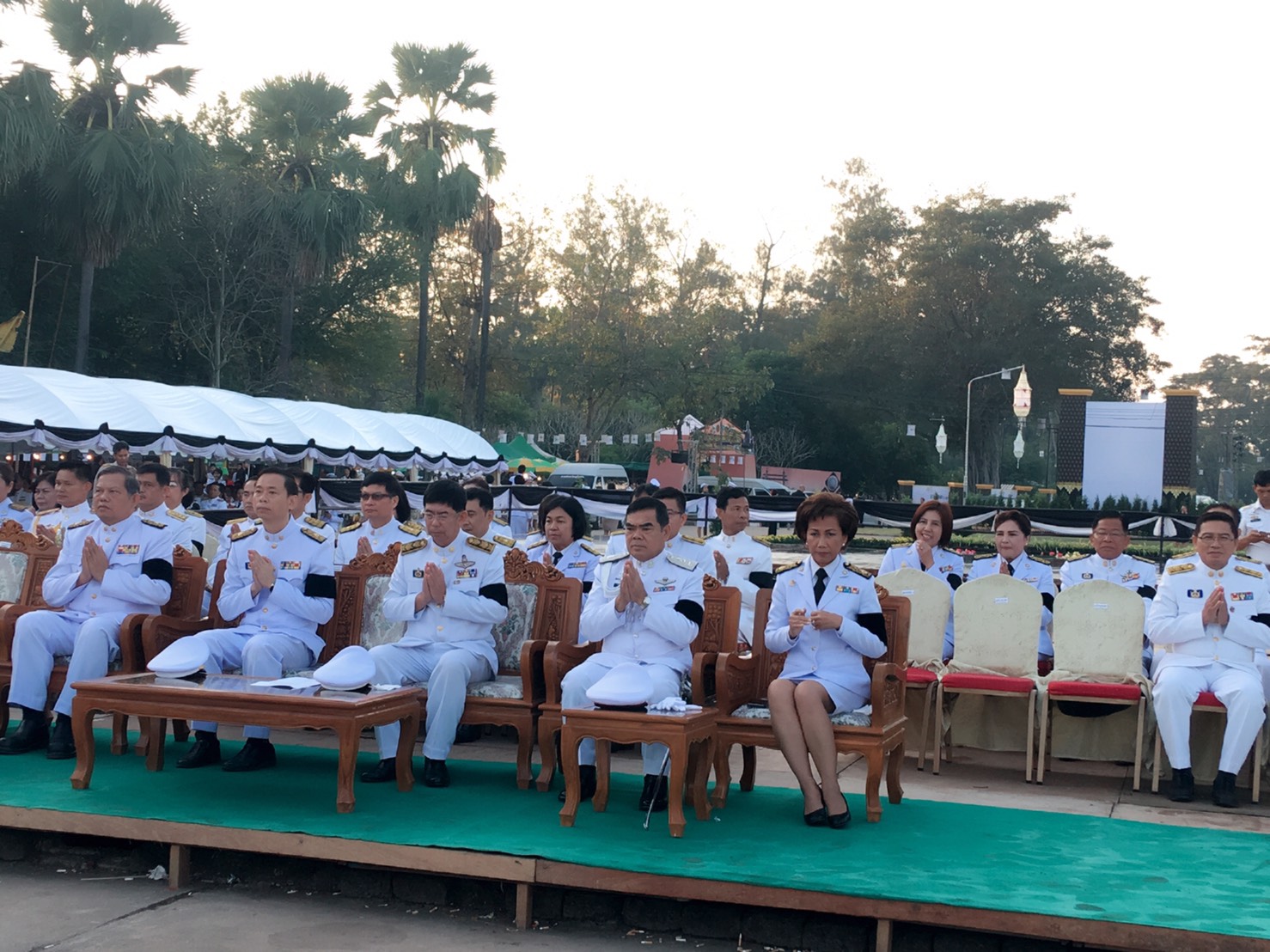 #สุโขทัย ดินแดนแห่งความสุข #เช้าวันนี้ (17 มกราคม 2560 ) ที่บริเวณพระบรมราชนุสาวรีย์พ่อขุนรามคำแหงมหาราช ภายในอุทยานประวัติศาสตร์สุโขทัย นายปิติ แก้วสลับสี ผู้ว่าราชการจังหวัดสุโขทัย นำข้าราชการ พ่อค้า ประชาชน นักเรียน นักศึกษาในพื้นที่จังหวัดสุโขทัย ร่ว