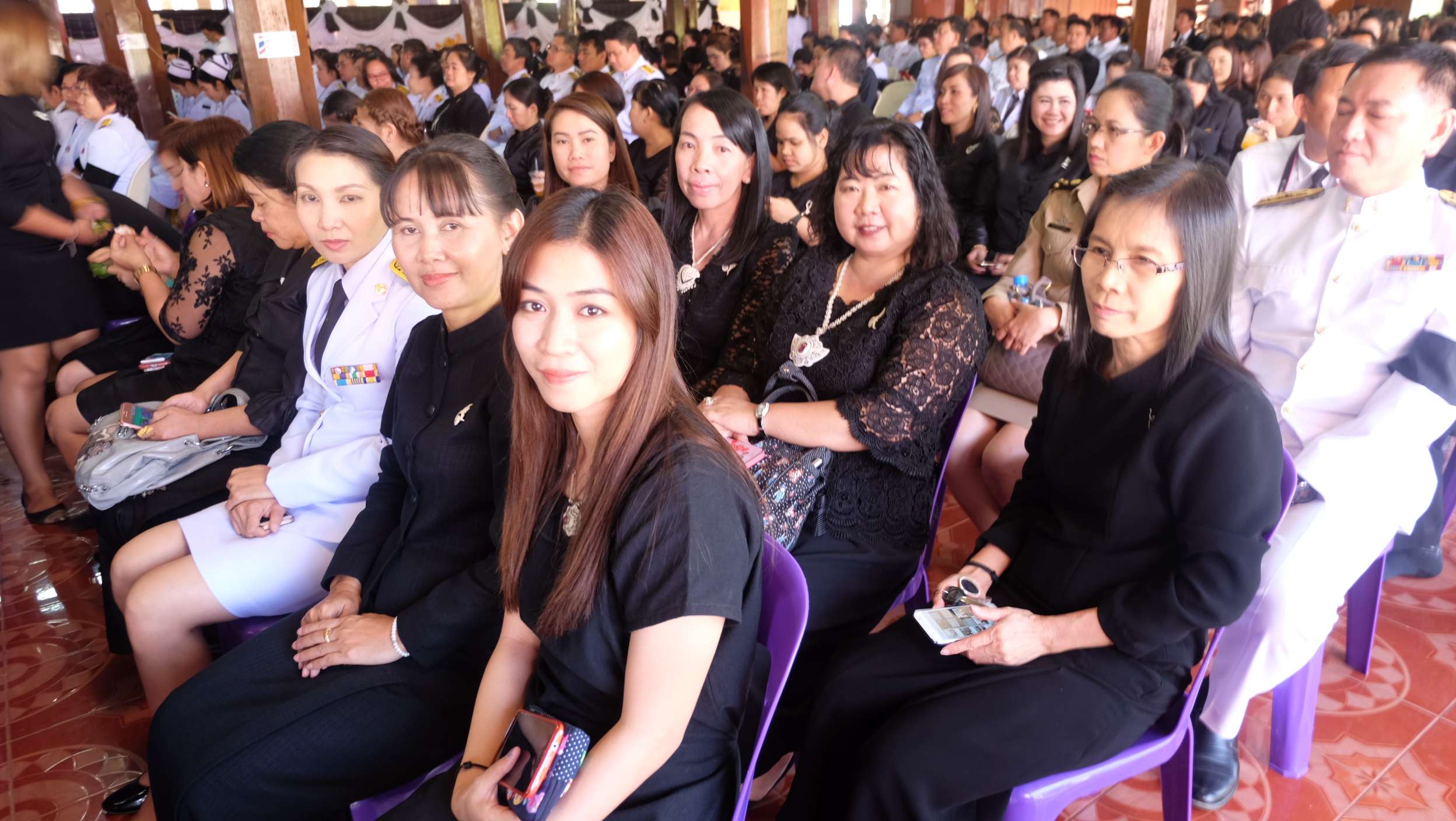 #สุโขทัย ดินแดนแห่งความสุข #วันนี้ 20 มกราคม 2560 เวลา 15.52 น. ที่วัดไทยชุมพล อ.เมือง จ.สุโขทัย จัดพิธีบำเพ็ญกุศลสตมวาร ( 100 วัน ) และพิธีสวดพระอภิธรรม พระบรมศพ เพื่อถวายเป็นพระราชกุศล พระบาทสมเด็จพระปรมินทรมหาภูมิพลอดุลยเดช โดยมีพระราชวิมลเมธี เจ้าคณะจ