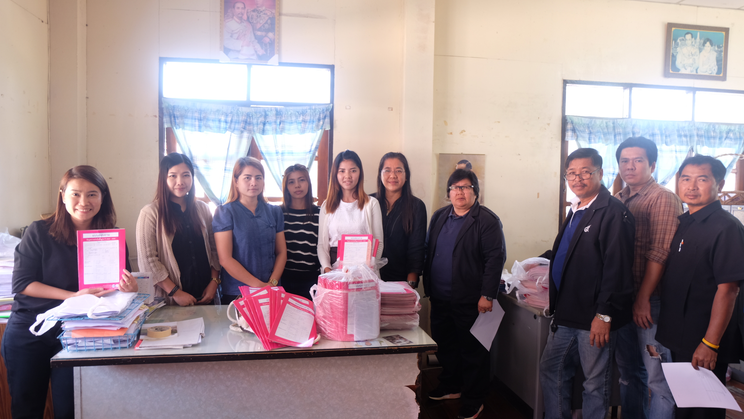 #สุโขทัย ดินแดนแห่งความสุข #วันที่ 25 มกราคม  2560 นายสุวิน  พึ่งเงิน  พัฒนาการจังหวัดสุโขทัย มอบหมายให้นางสาวกฤษณา       กันทะสา หัวหน้ากลุ่มงานสารสนเทศการพัฒนาชุมชน นางสาวศรันยา  วัฒนธงทอง นักวิชาการพัฒนาชุมชนชำนาญการ และนางอโณทัย  แก้วกิ่ง นักวิชาการพ