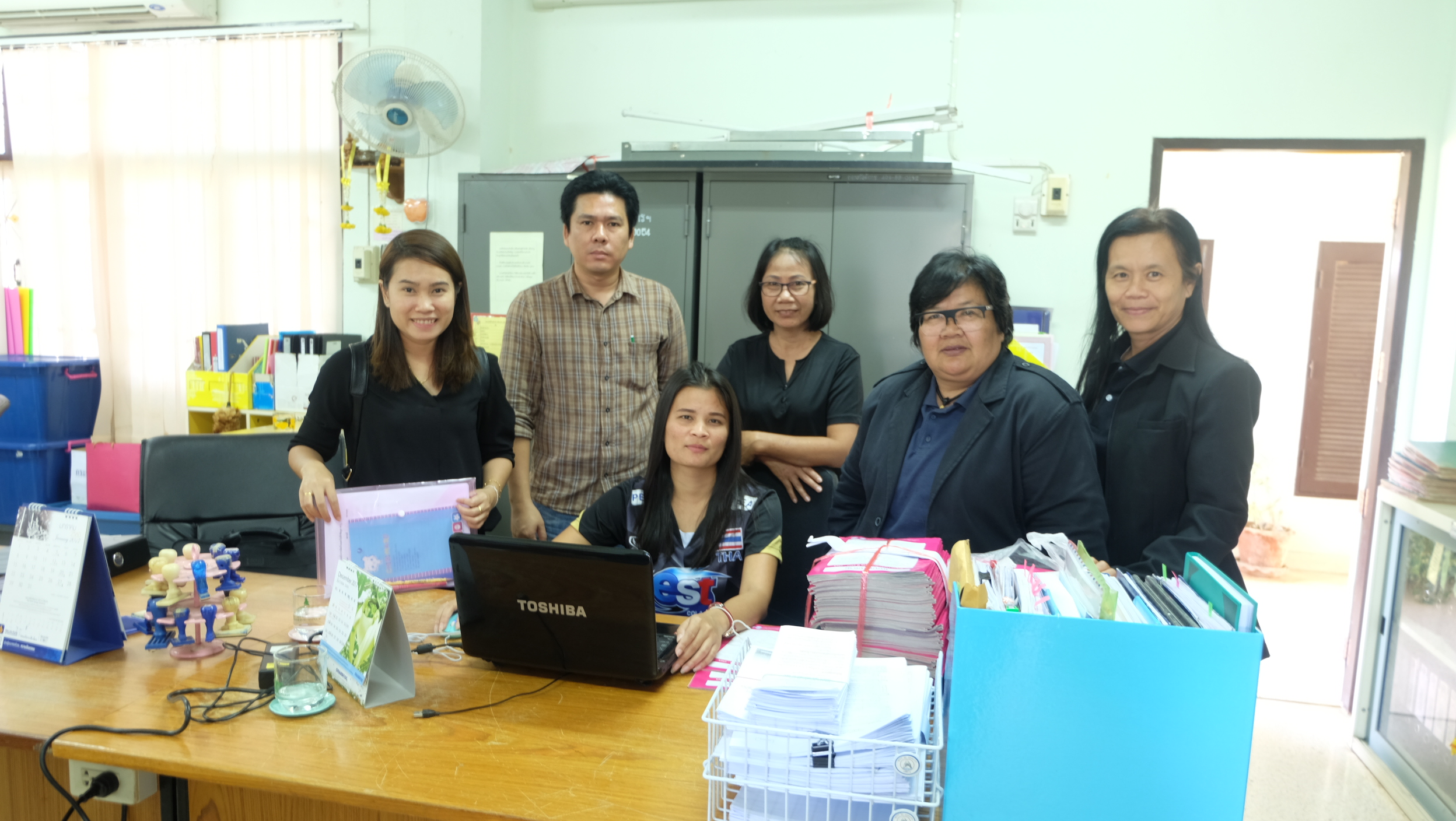 #สุโขทัย ดินแดนแห่งความสุข #วันที่ 25 มกราคม  2560 นายสุวิน  พึ่งเงิน  พัฒนาการจังหวัดสุโขทัย มอบหมายให้นางสาวกฤษณา       กันทะสา หัวหน้ากลุ่มงานสารสนเทศการพัฒนาชุมชน นางสาวศรันยา  วัฒนธงทอง นักวิชาการพัฒนาชุมชนชำนาญการ และนางอโณทัย  แก้วกิ่ง นักวิชาการพ