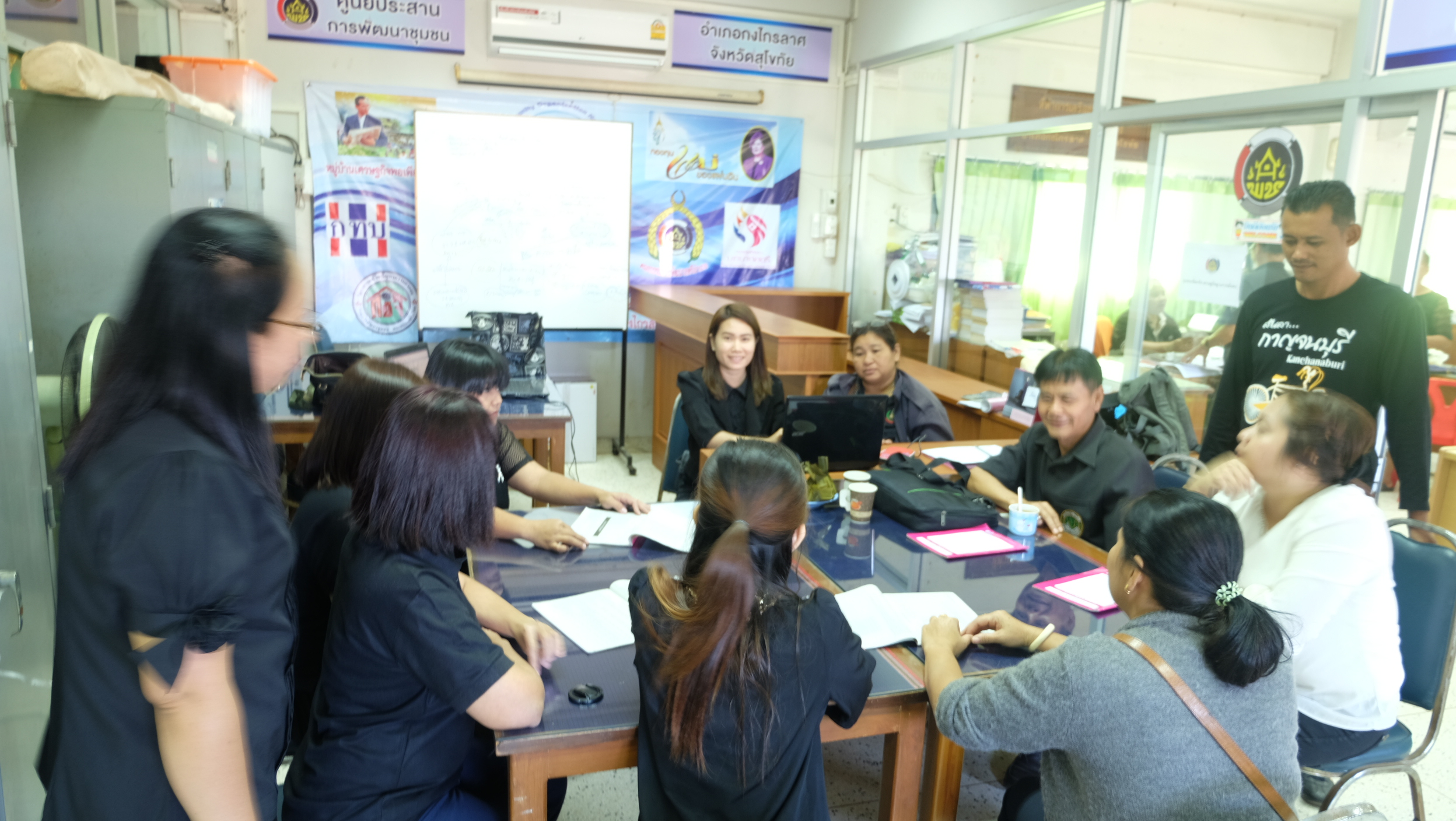 #สุโขทัย ดินแดนแห่งความสุข #วันที่ 26 มกราคม  2560 เวลา 08.30-12.00 น. นายสุวิน  พึ่งเงิน  พัฒนาการจังหวัดสุโขทัย มอบหมายให้กลุ่มงานสารสนเทศการพัฒนาชุมชนออกไปติดตาม สนับสนุน การจัดเก็บข้อมูลจปฐ. และบันทึกข้อมูลลงโปรแกรมของอำเภอกงไกรลาศ จังหวัดสุโขทัย การจ