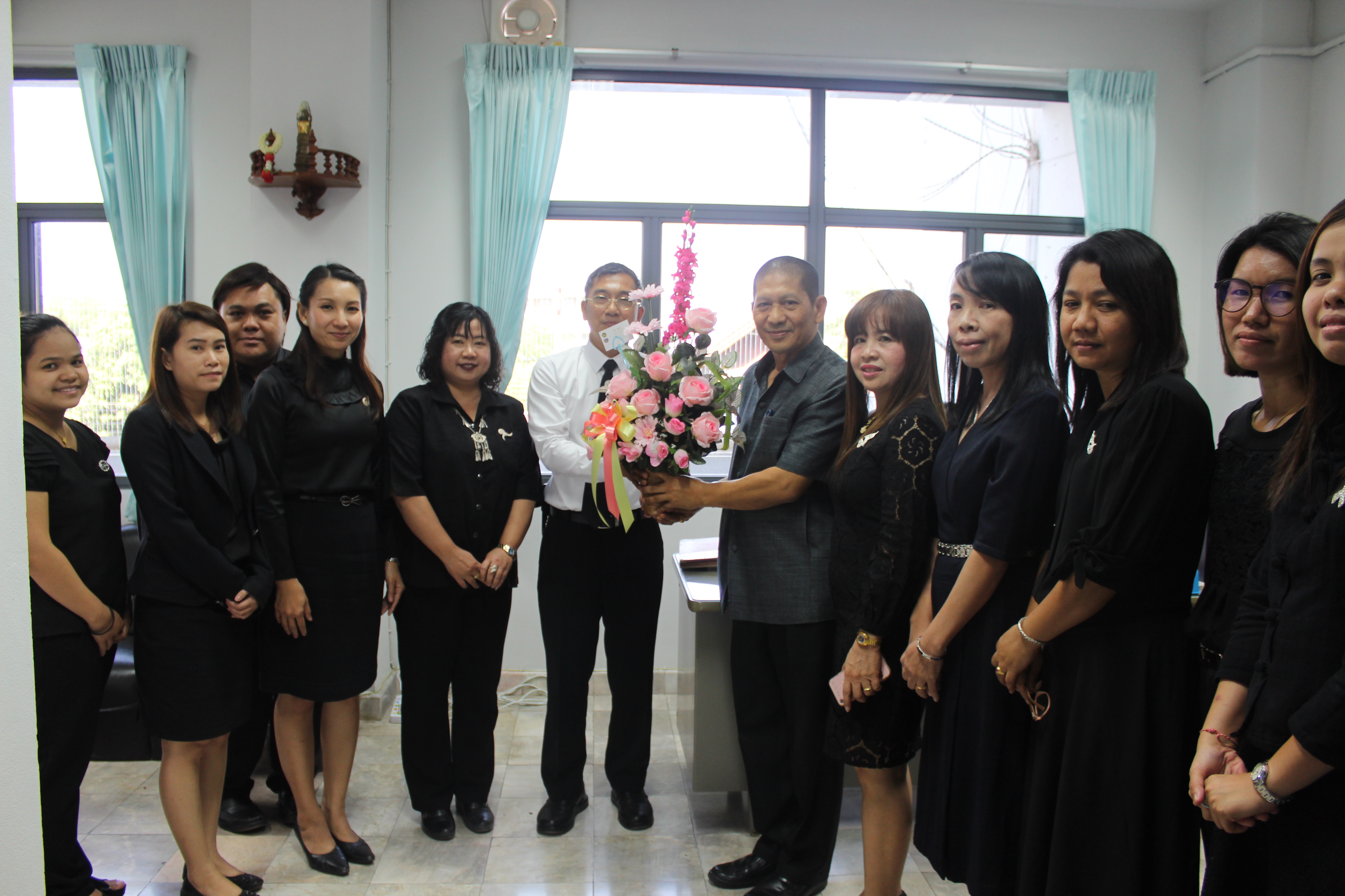 #สุโขทัย ดินแดนแห่งความสุข #เมื่อวันที่ 31  มกราคม  2560 เวลา 14.00 น. นายสุวิน  พึ่งเงิน พัฒนาการจังหวัดสุโขทัย พร้อมด้วยเจ้าหน้าที่พัฒนาชุมชนได้เข้าแสดงความยินดีกับหัวหน้าสำนักงานจังหวัดสุโขทัยคนใหม่ ณ สำนักงานจังหวัดสุโขทัย