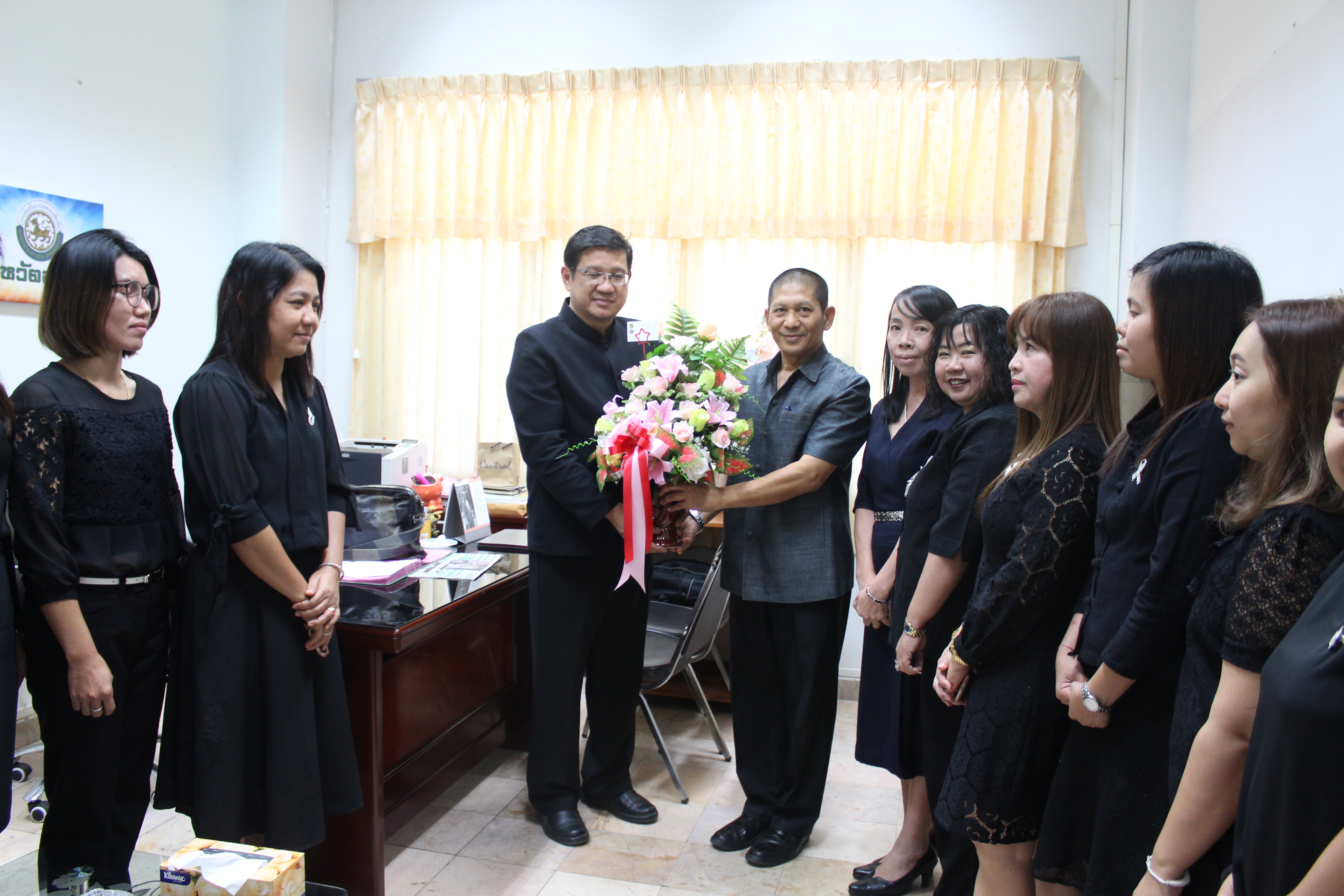 #สุโขทัย ดินแดนแห่งความสุข #เมื่อวันที่ 31  มกราคม  2560 เวลา 13.30 น, นายสุวิน  พึ่งเงิน พัฒนาการจังหวัดสุโขทัย พร้อมด้วยเจ้าหน้าที่พัฒนาชุมชนได้เข้าแสดงความยินดีกับท้องถิ่นจังหวัดสุโขทัยคนใหม่ ณ สำนักงานท้องถิ่นจังหวัดสุโขทัย