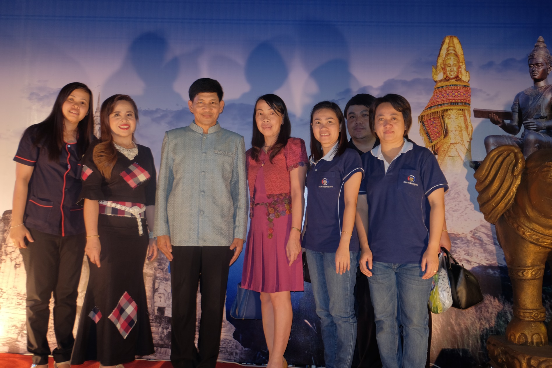 #สุโขทัย ดินแดนแห่งความสุข# เดินแบบการกุศลงานสักการะพระแม่ย่าและงานกาชาดจังหวัดสุโขทัย ประจำปี 2559