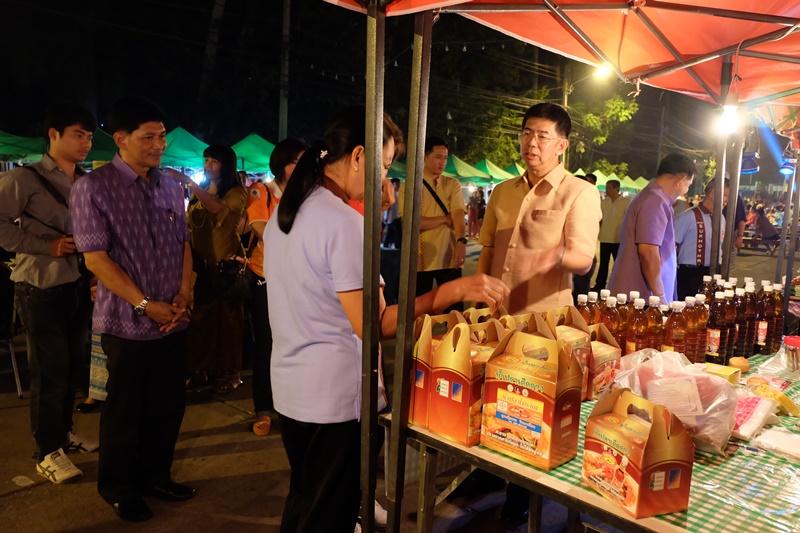 #สุโขทัย ดินแดนแห่งความสุข#ร่วมพิธีถวายราชสักการะสดุดี พระบาทสมเด็จพระนั่งเกล้าเจ้าอยู่หัว รัชกาลที่ 3 เนื่องในวันที่ระลึกพระมหาเจษฎาราชเจ้าฯ และงานวันข้าราชการพลเรือน ประจำปี 2559