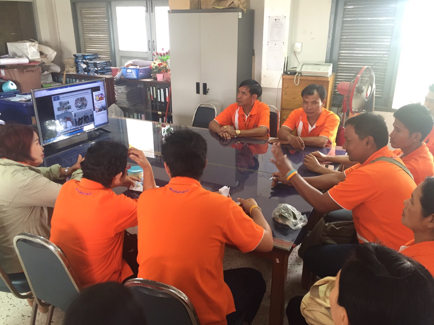 #สุโขทัย ดินแดนแห่งความสุข#  ติดตามสนับสนุนการขับเคลื่อนการพัฒนาตามปรัชญาเศรษฐกิจพอเพียงภาคการเกษตรและชนบทในการจัดเวที2 จัดประชาคมวิเคราะห์ข้อมูลและปรับแผนชุมชน ม.4บ้านหนองกลับ ต.หนองกลับ อ.สวรรคโลก จ.สุโขทัย