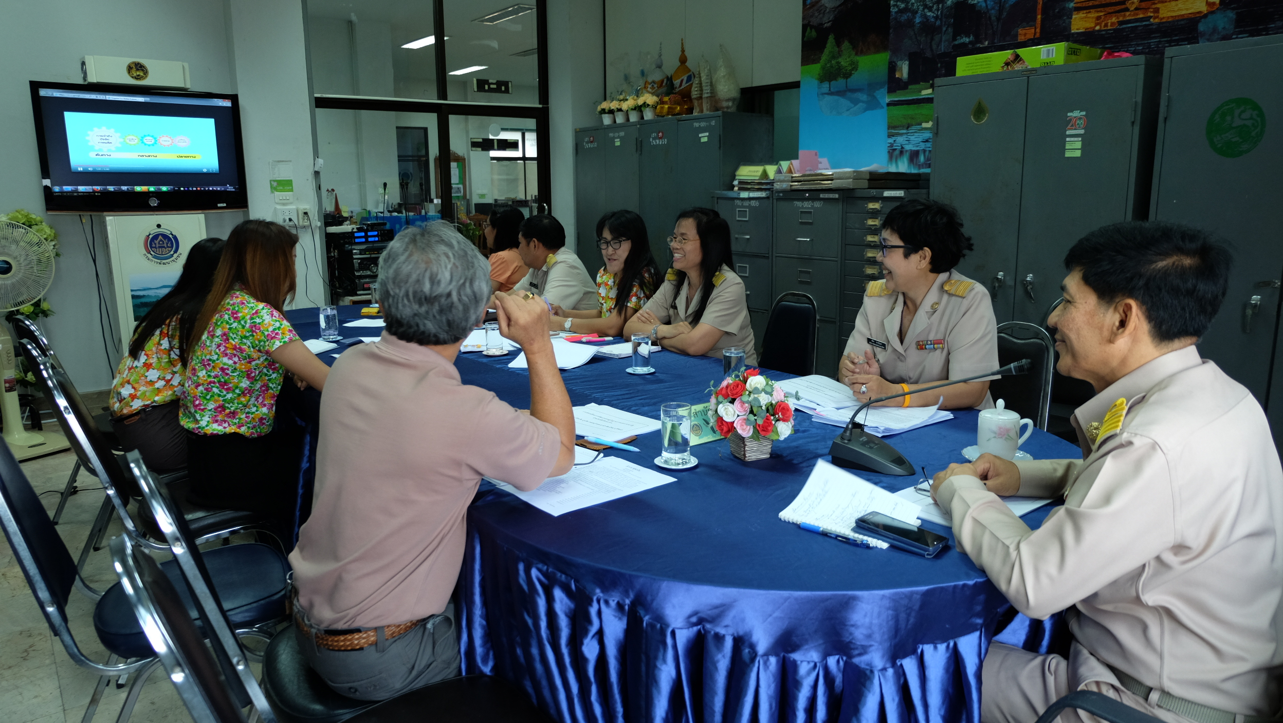 #สุโขทัย ดินแดนแห่งความสุข# เปิดศูนย์คุ้มครองผู้โดยสารและรับเรื่องร้องเรียน ณ สถานีขนส่งผู้โดยสารจังหวัดสุโขทัย โดยมีนายสุวิน พึ่งเงิน พัฒนาการจังหวัดสุโขทัย ร่วมเป็นเกียรติในพิธีเปิดด้วย ซึ่งมีการสาธิตการตรวจวัดเครื่องดื่มแอลกอฮอล์ และวิธีตรวจหาสารเสพติด