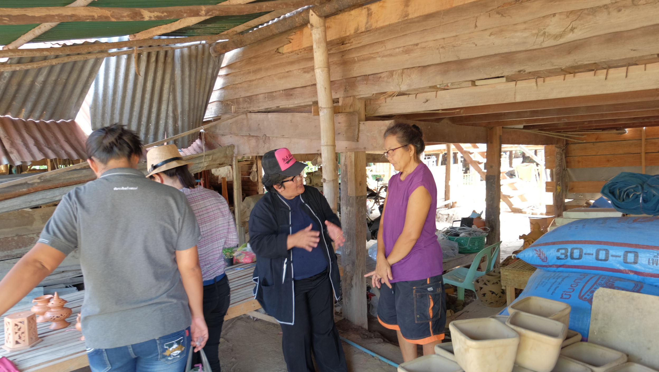 #สุโขทัย ดินแดนแห่งความสุข# ลงพื้นที่ติดตามการดำเนินงานพัฒนาหมู่บ้านสารสนเทศต้นแบบฯ บ้านหน้าวัดลาย ต.ทุ่งหลวง อ.คีรีมาศ จ.สุโขทัย โดยติดตามความก้าวหน้าการปรับปรุงภูมิทัศน์ การดำเนินการศูนย์ข้อมูลสารสนเทศชุมชน และเก็บรวบรวมข้อมูลภูมิปัญญาท้องถิ่น มีเจ้าหน้