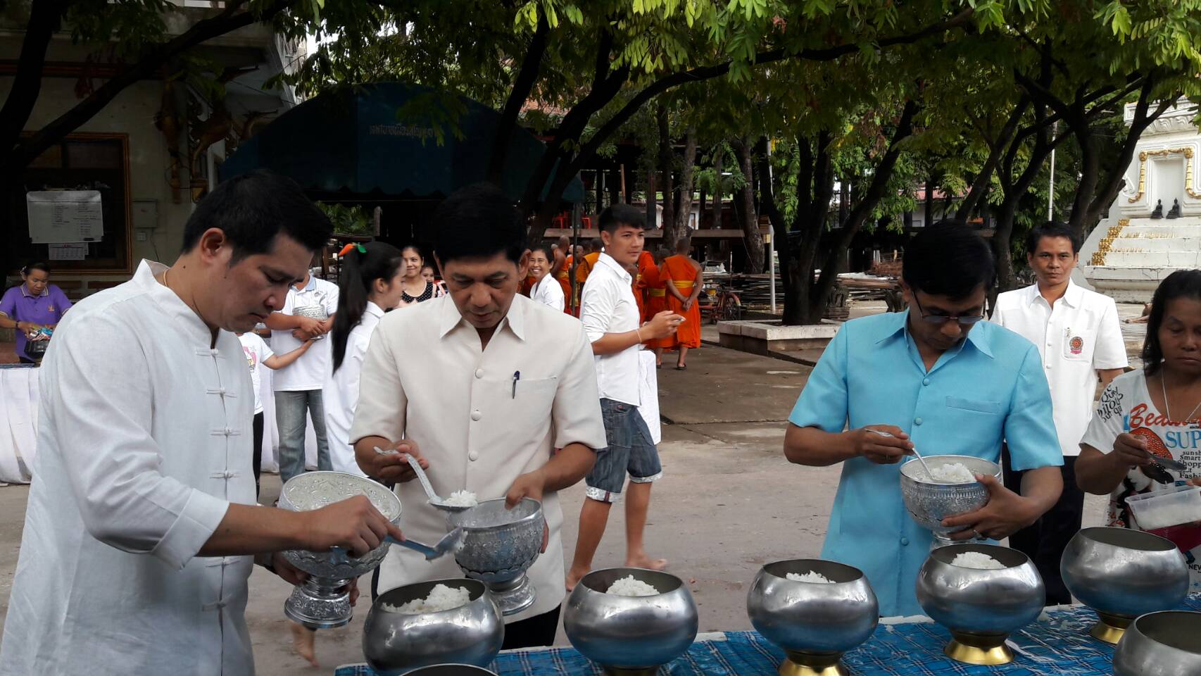 #สุโขทัย ดินแดนแห่งความสุข#  ร่วมทำบุญตักบาตร ฟังธรรม สมาทานศีล บำเพ็ญกุศล เนื่องในวันวิสาขบูชาประจำปี 2559