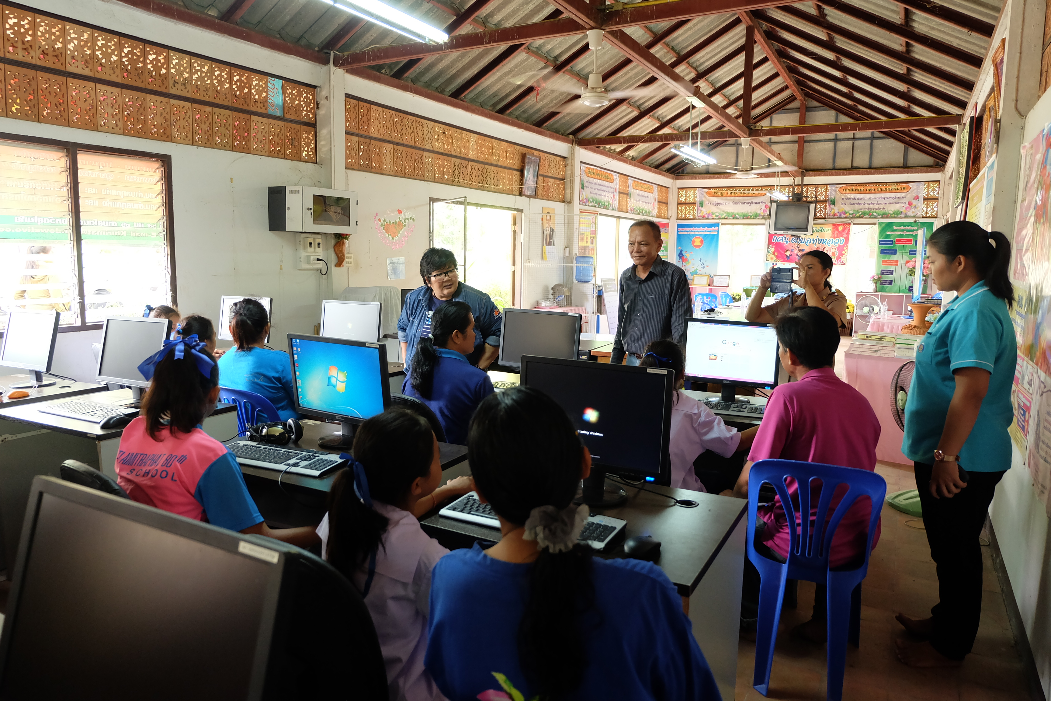 #สุโขทัย ดินแดนแห่งความสุข# ร่วมดำเนินโครงการ “คอซอง กด Like Website ครอบครัว” เพื่อส่งเสริมและสนับสนุนการพัฒนาคุณภาพชีวิตด้วยกระบวนการสารสนเทศ โดยมีการบูรณาการร่วมกับสำนักงานพัฒนาชุมชนอำเภอคีรีมาศ และเทศบาลตำบลทุ่งหลวง