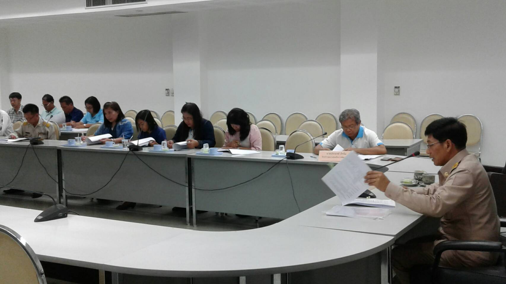 #สุโขทัย ดินแดนแห่งความสุข#วันที่ 23 กันยายน 2559 นายสุวิน  พึ่งเงิน  พัฒนาการจังหวัดสุโขทัย เป็นประธานในการประชุมคณะกรรมการฝ่ายการแสดงและจำหน่ายสินค้าสหกรณ์ และผลิตภัณฑ์ชุมชนและท้องถิ่น ( OTOP) ในงานประเพณีลอยกระทง เผาเทียน เล่นไฟ จังหวัดสุโขทัย ประจำปี