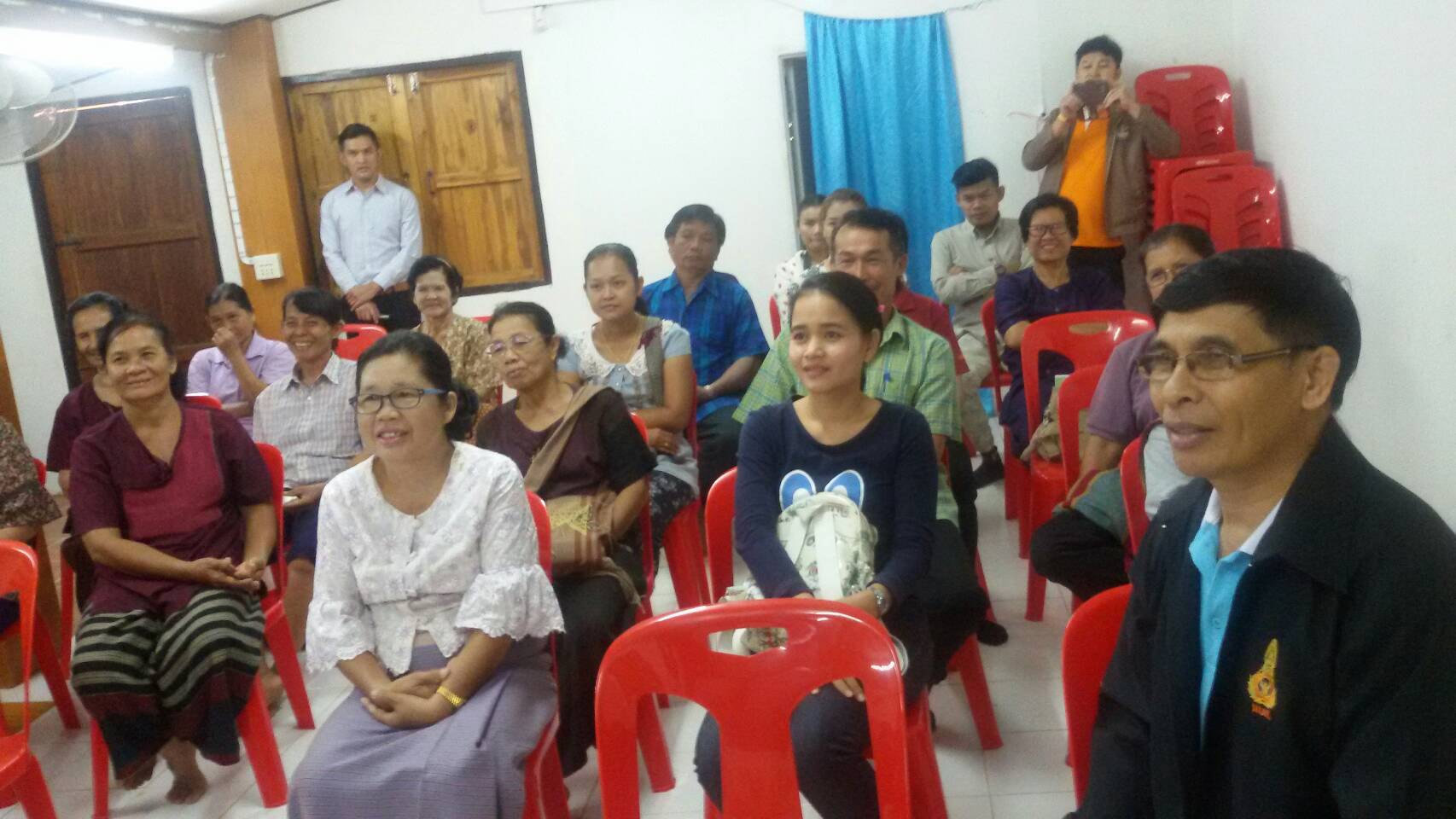 #สุโขทัย ดินแดนแห่งความสุข#วันที่ 23 กันยายน  2559 นางสาวกฤษณา  กันทะสา หัวหน้ากลุ่มงานสารสนเทศการพัฒนาชุมชน ร่วมดำเนินการเตรียมพื้นที่ตามนโยบายการพัฒนาเศรษฐกิจฐานรากให้มั่นคง มั่งคั่งและยั่งยืนของรัฐบาลเพื่อเข้าสู่การส่งเสริมการท่องเที่ยวโดยชุมชน บ้านนา