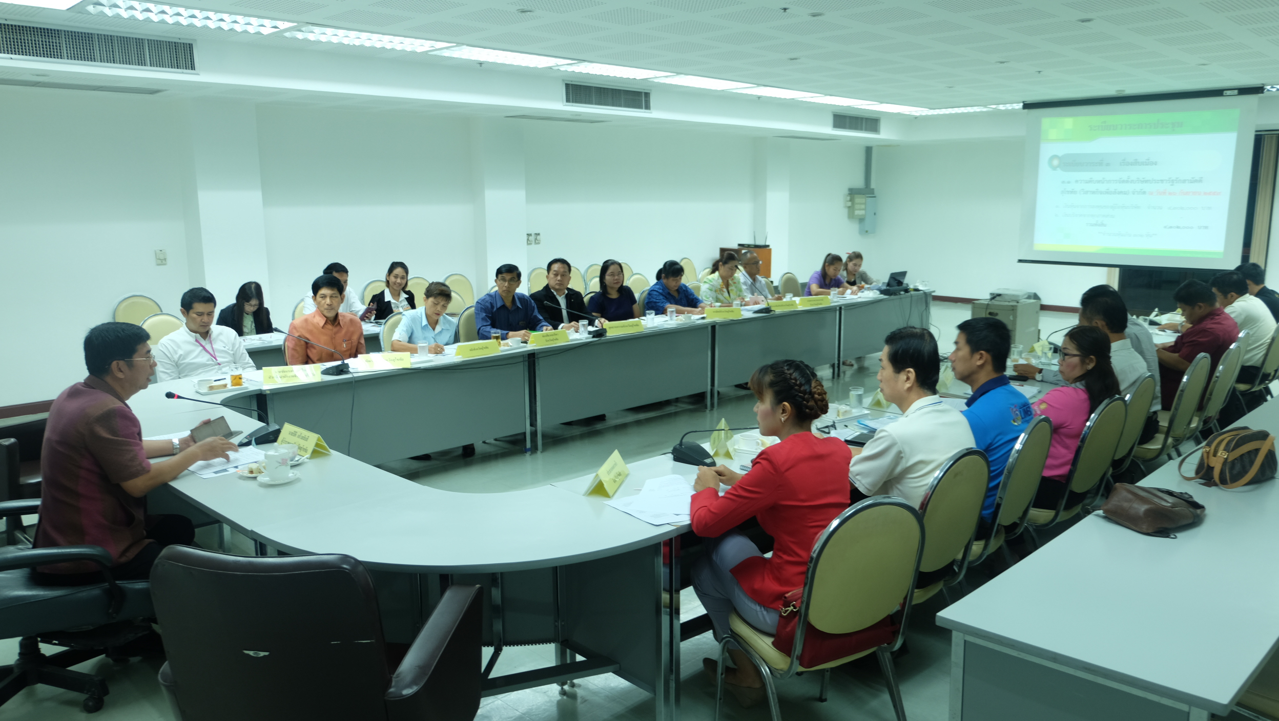 #สุโขทัย ดินแดนแห่งความสุข#วันที่ 28 กันยายน  2559 นายสุวิน  พึ่งเงิน  พัฒนาการจังหวัดสุโขทัย เข้าประชุมคณะกรรมการ กรอ.จังหวัดสุโขทัย ณ ห้องประชุมคีรีมาศ ศาลากลางจังหวัดสุโขทัย ชั้น 4โดยมีนายปิติ  แก้วสลับสี ผู้ว่าราชการจังหวัดสุโขทัยเป็นประธาน