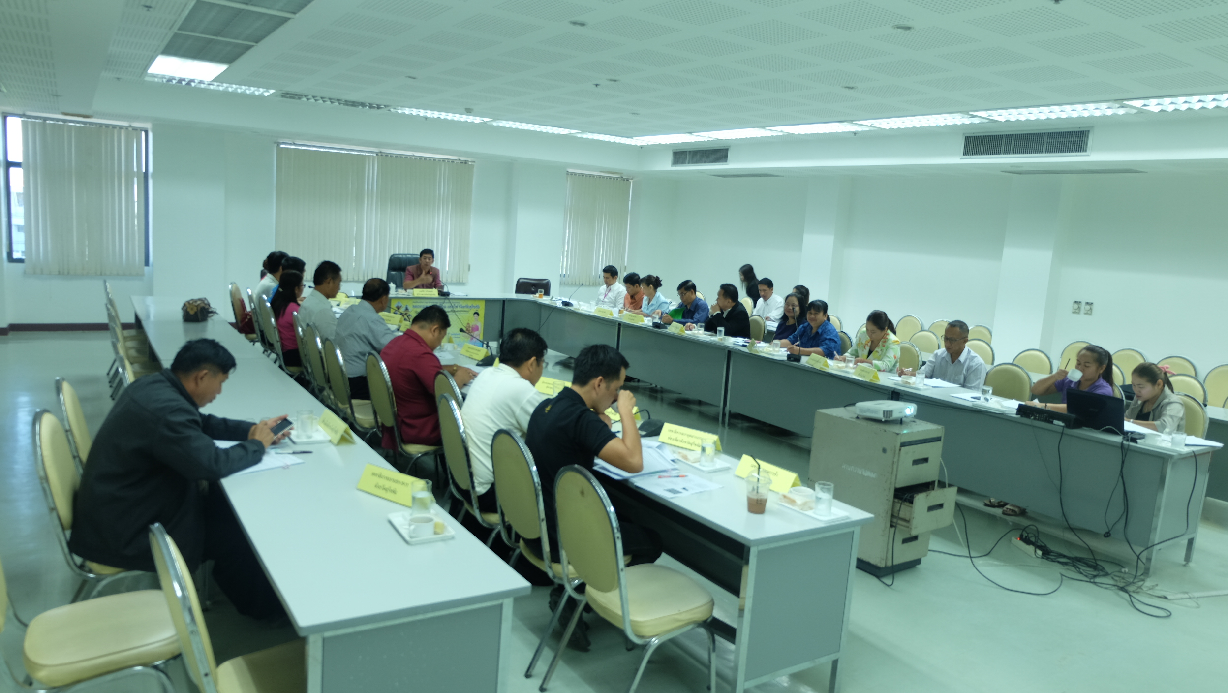 #สุโขทัย ดินแดนแห่งความสุข#วันที่ 28 กันยายน  2559 นายสุวิน  พึ่งเงิน  พัฒนาการจังหวัดสุโขทัย เข้าประชุมคณะกรรมการ กรอ.จังหวัดสุโขทัย ณ ห้องประชุมคีรีมาศ ศาลากลางจังหวัดสุโขทัย ชั้น 4โดยมีนายปิติ  แก้วสลับสี ผู้ว่าราชการจังหวัดสุโขทัยเป็นประธาน