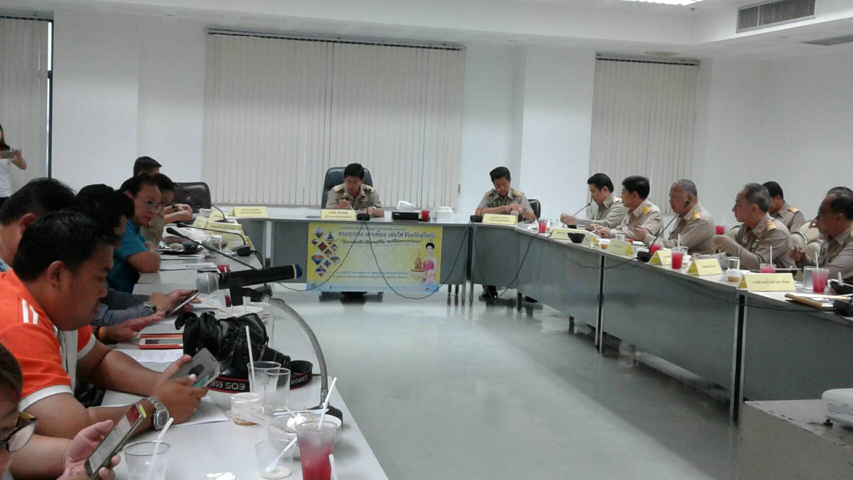 #สุโขทัย ดินแดนแห่งความสุข#นายสุวิน  พึ่งเงิน  พัฒนาการจังหวัดสุโขทัย เข้าประชุมผู้ว่าราชการจังหวัดสุโขทัยพบสื่อมวลชนซึ่งในแต่ละส่วนราชการได้ชี้แจงข้อราชการที่เกี่ยวข้องตามที่ได้รับมอบหมายในที่ประชุม ณ ห้องประชุมคีรีมาศ ศาลากลางจังหวัดสุโขทัย ชั้น 4