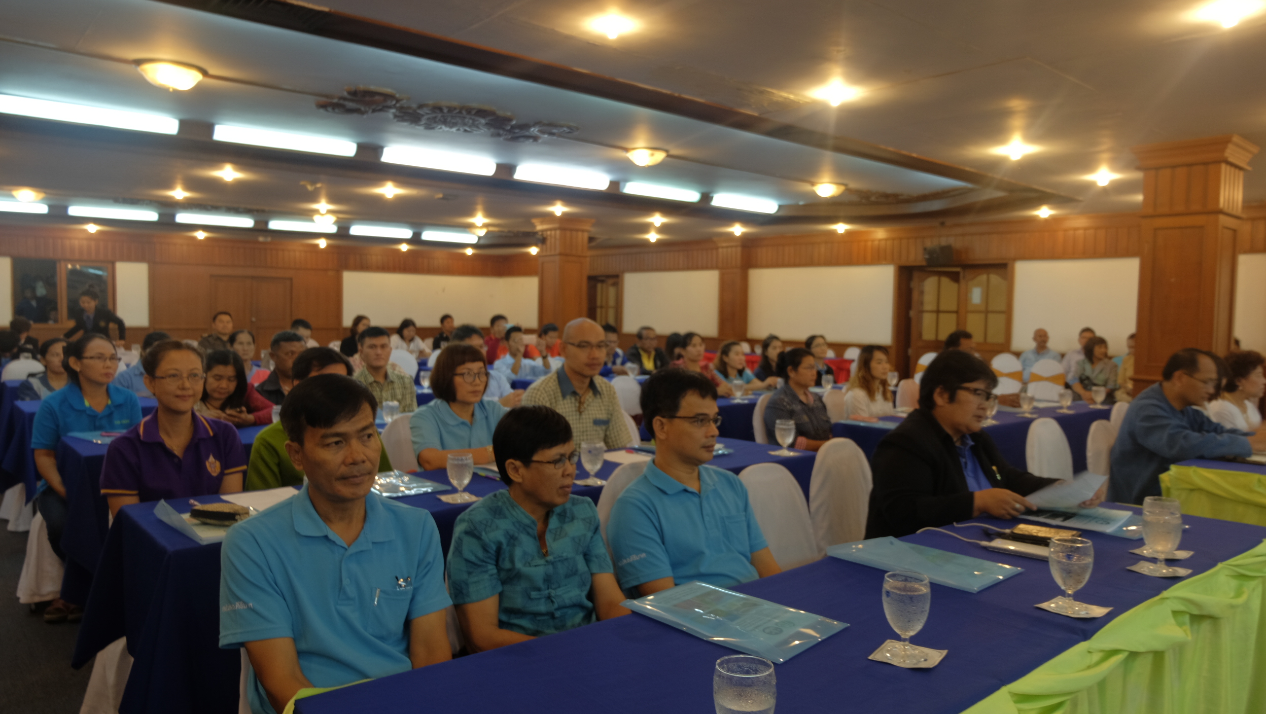 #สุโขทัย ดินแดนแห่งความสุข#วันที่ 30 กันยายน  2559 นายสุวิน  พึ่งเงิน  พัฒนาการจังหวัดสุโขทัย มอบหมายให้นางสาวกฤษณา  กันทะสา หัวหน้ากลุ่มงานสารสนเทศการพัฒนาชุมชน เข้าประชุมตามโครงการของสำนักงานท่องเที่ยวและกีฬาจังหวัดสุโขทัย โครงการส่งเสริมและพัฒนาการบริ