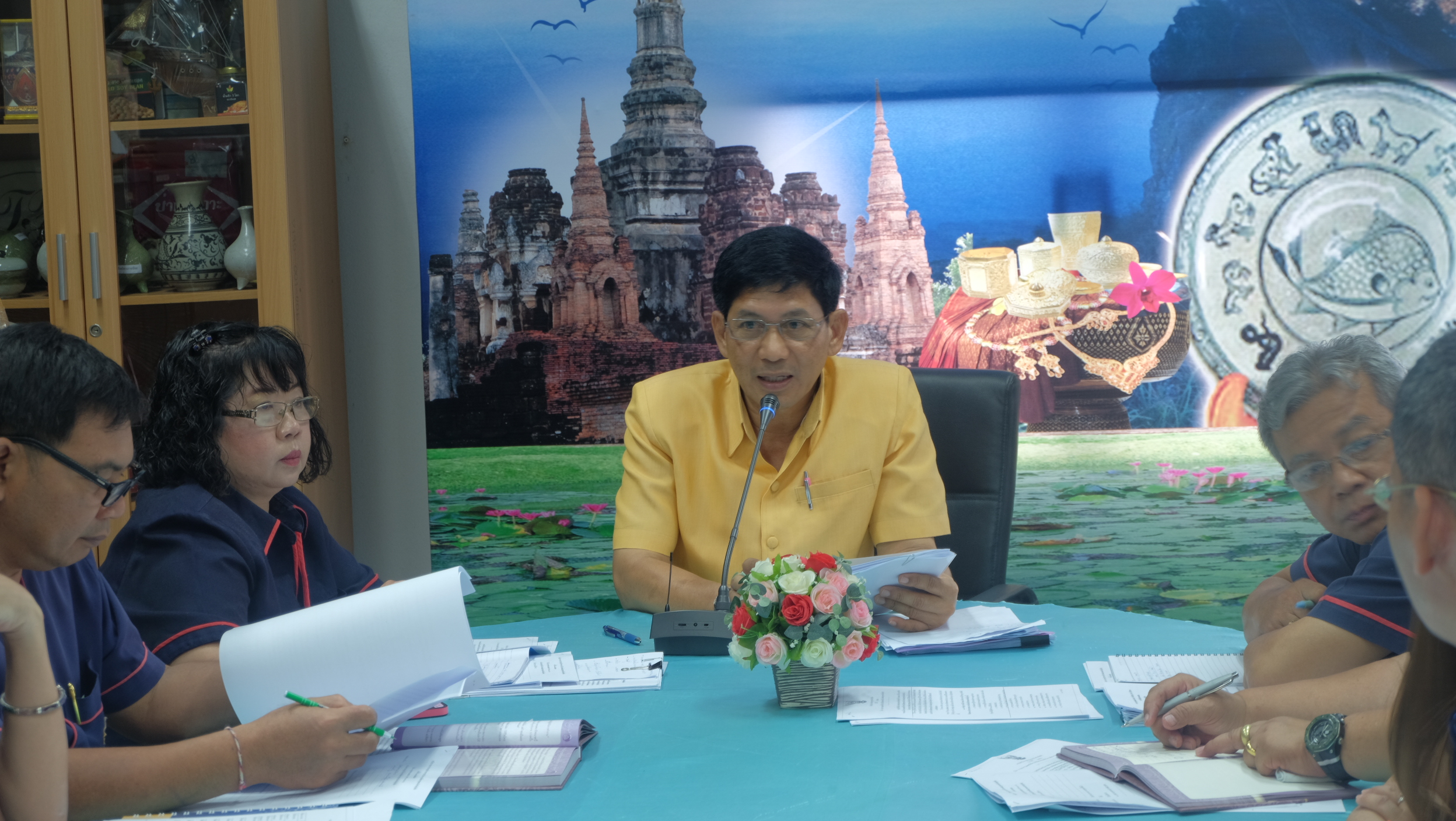 #สุโขทัย ดินแดนแห่งความสุข#วันที่ 4 ตุลาคม   2559  นายสุวิน  พึ่งเงิน  พัฒนาการจังหวัดสุโขทัย เป็นประธานในการประชุมประจำเดือนตุลาคม โดยมีหัวหน้ากลุ่มงานฯ/ฝ่าย นักวิชาการ สำนักงานพัฒนาชุมชนจังหวัดสุโขทัยเข้าประชุม ณ ห้องประชุมสำนักงานพัฒนาชุมชนจังหวัดสุโข