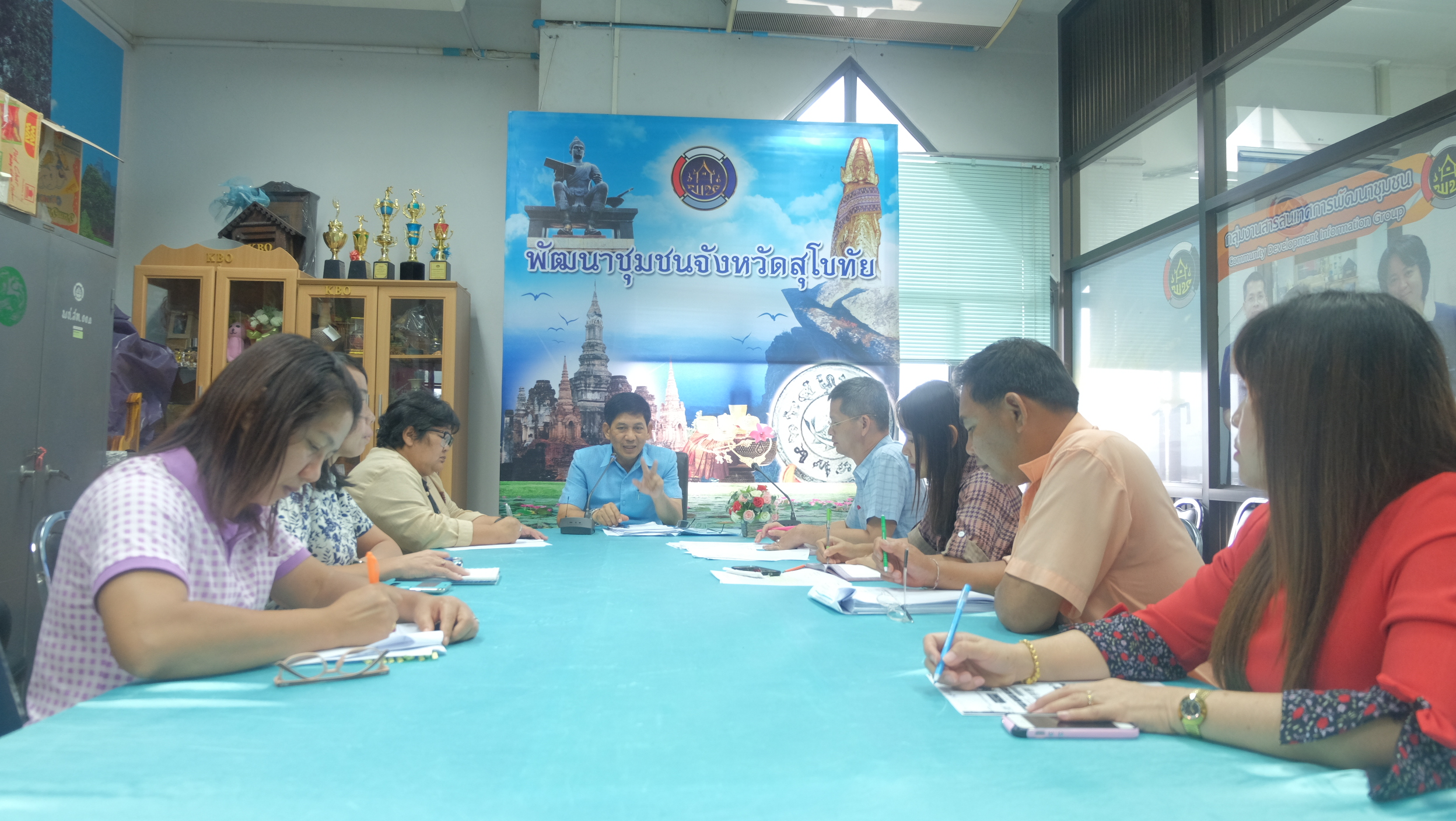 #สุโขทัย ดินแดนแห่งความสุข#วันที่ 6 ตุลาคม  2559  นายสุวิน  พึ่งเงิน พัฒนาการจังหวัดสุโขทัย ประชุมหัวหน้ากลุ่มงานฯ นักวิชาการพัฒนาชุมชน เตรียมความพร้อมในการจัดตั้งบริษัทประชารัฐรักสามัคคีสุโขทัย(วิสาหกิจเพื่อสังคม จำกัด) จังหวัดสุโขทัย ซึ่งจะประชุมผู้ถือ