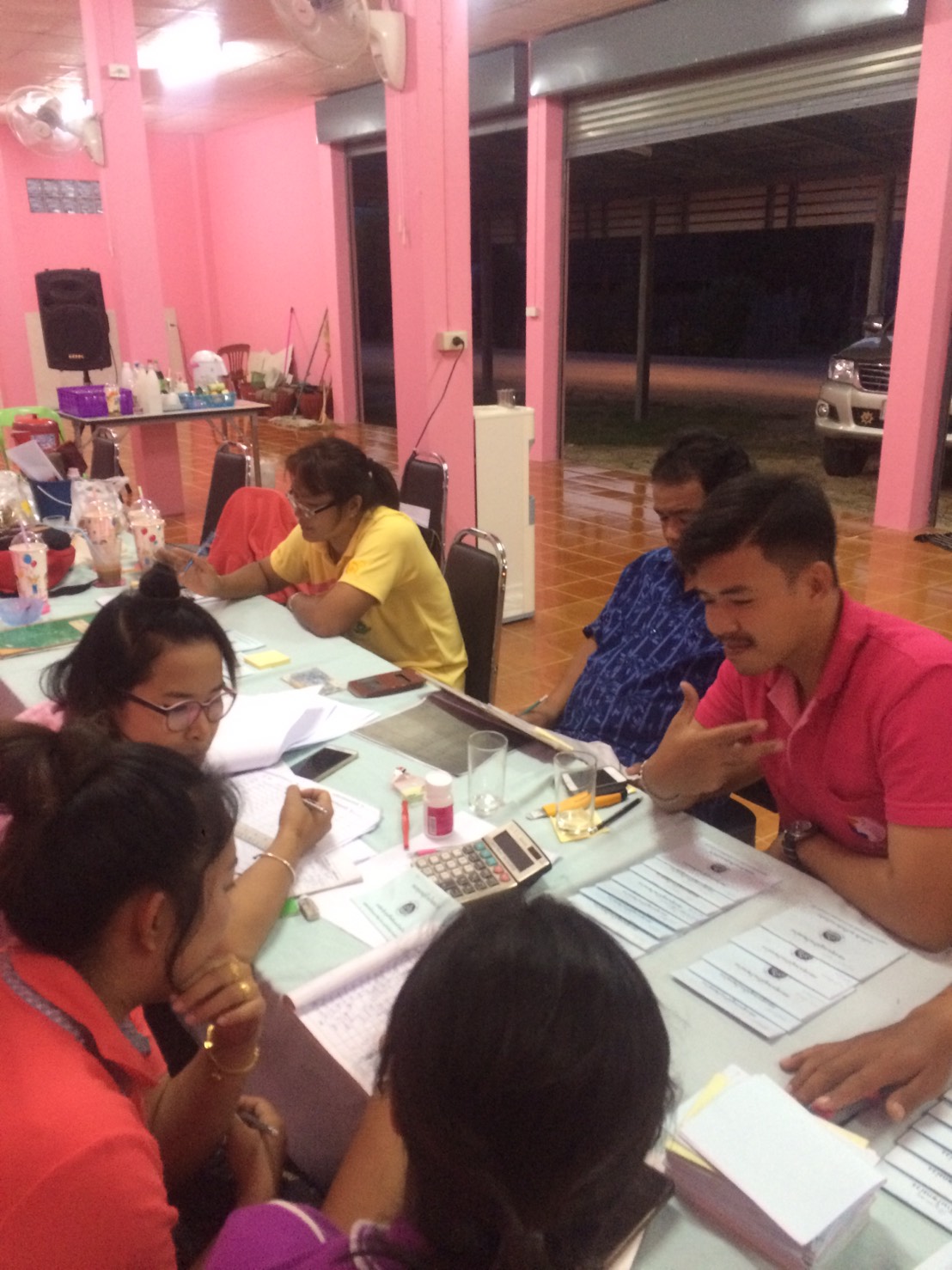 #สุโขทัย ดินแดนแห่งความสุข #นายสมพงษ์ หมื่นเข็ม พัฒนาการอำเภอทุ่งเสลี่ยม มอบหมายให้เจ้าหน้าที่พัฒนาชุมชน สพอ.ทุ่งเสลี่ยม ติดตาม ตรวจสอบการดำเนินงานกองทุนหมู่บ้านโซกม่วง ม.12 ต.ทุ่งเสลี่ยม อ.ทุ่งเสลี่ยม จ.สุโขทัย (ข่าวโดยนายเทวกฤช  วรศิริ นักวิชาการพัฒนาชุ