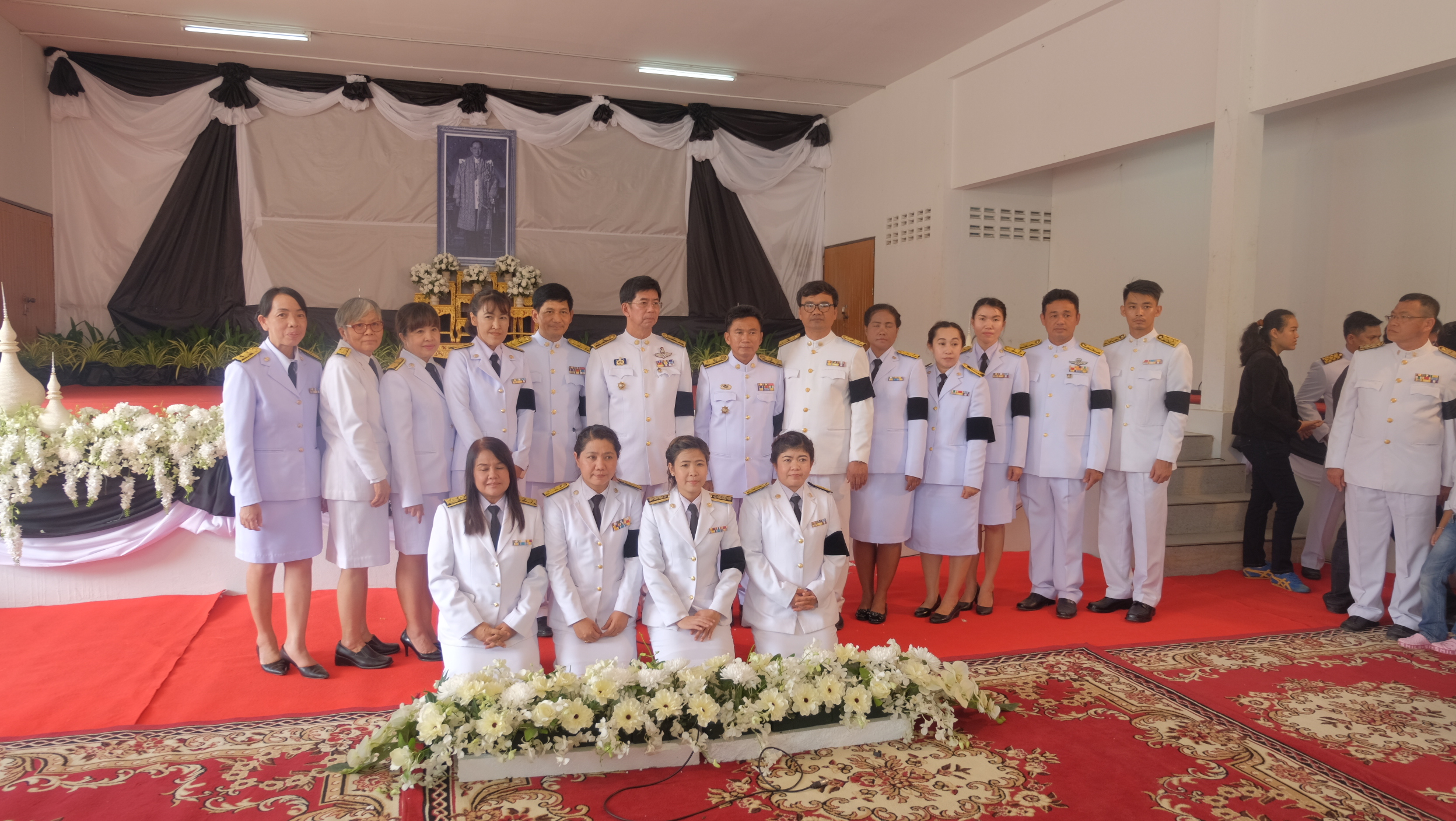 #สุโขทัย ดินแดนแห่งความสุข #วันที่ 17 ตุลาคม 2559 นายสุวิน  พึ่งเงิน พัฒนาการจังหวัดสุโขทัย พร้อมด้วยข้าราชการสังกัดสำนักงานพัฒนาชุมชนจังหวัดสุโขทัย เข้าร่วมพิธีบันทึกเทปพิธีลงนามถวายอาลัยพระบาทสมเด็จพระเจ้าอยู่หัวในพระบรมโกศ ณ ศาลาเอนกประสงค์ บริเวณหน้า