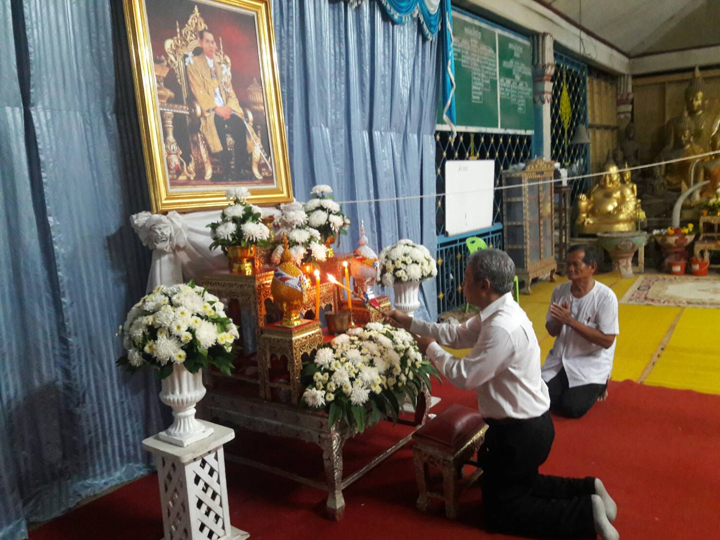 #สุโขทัย ดินแดนแห่งความสุข #วันที่ 17 ตุลาคม 2559 เวลา 19.00 น. นายสุวิน พึ่งเงิน พัฒนาการจังหวัดสุโขทัย พร้อมด้วย นายประนทต์ ปัจฉิม หัวหน้ากลุ่มงานส่งเสริมฯ นายบรรพจน์ จันทร์งาม พัฒนาการอำเภอเมืองสุโขทัย พร้อมด้วยข้าราชการในสังกัดสำนักงานพัฒนาชุมชน ร่วม