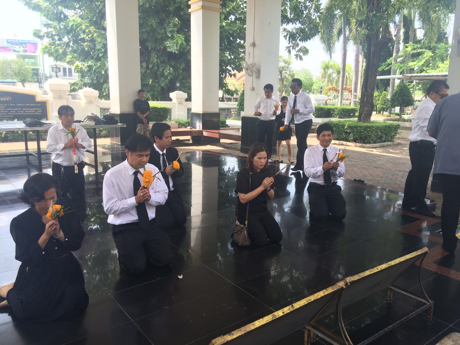 #สุโขทัย ดินแดนแห่งความสุข #วันนี้ 20 ต.ค. 59 เวลา 09.15 น. นายสุวิน พึ่งเงิน พัฒนาการจังหวัดสุโขทัย ได้นำนายทองคูณ  บุญศร ผู้อำนวยการกลุ่ม
งานมาตรฐานการพัฒนาชุมชน คุณระเบียบ  รินดา นักวิชาการพัฒนาชุมชนชำนาญการ คุณไพรัตน์  จงรักษา นักวิชาการพัฒนาชุมชนชำน