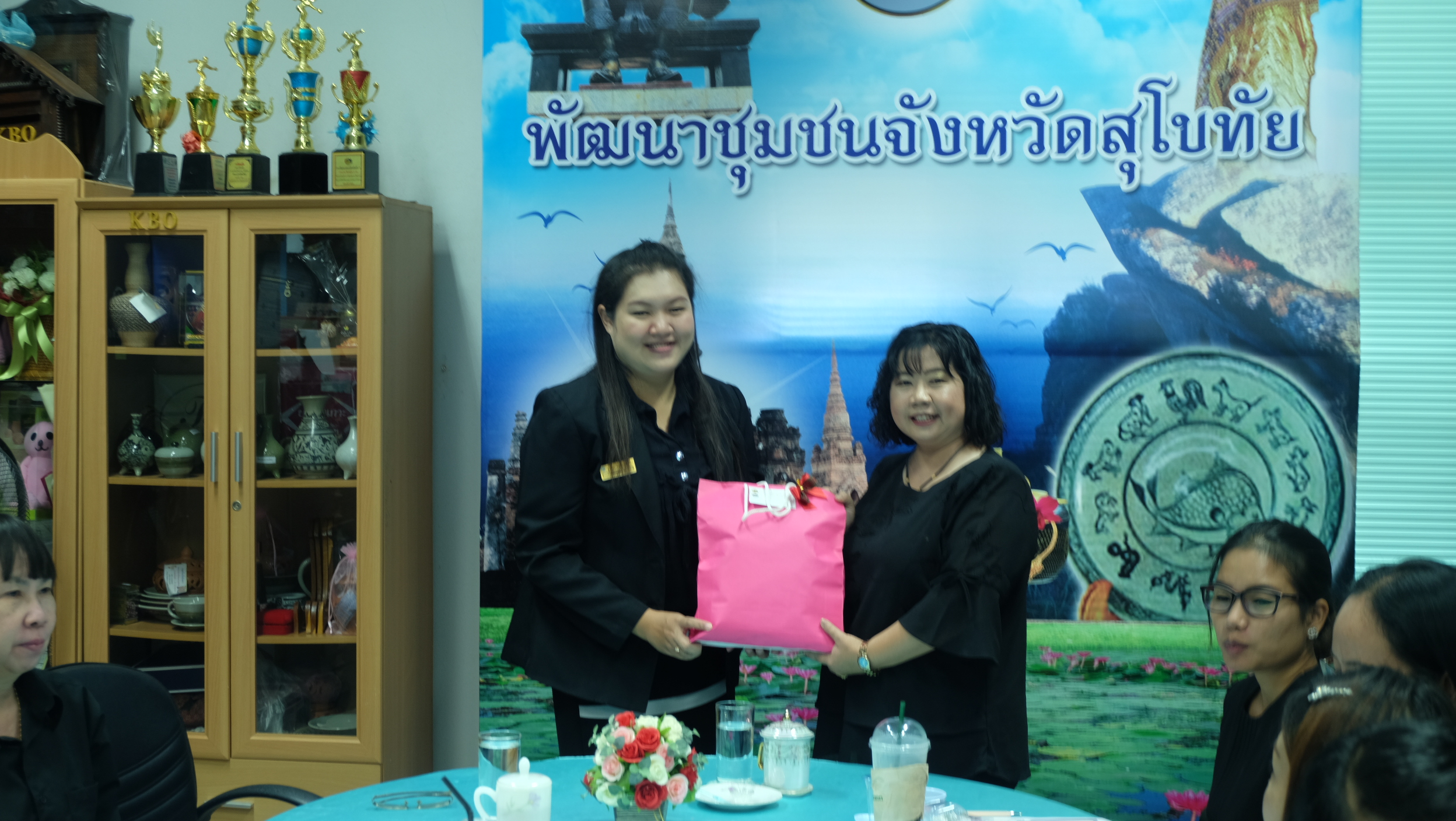 #สุโขทัย ดินแดนแห่งความสุข #วันที่ 20 ตุลาคม  2559 นายสุวิน  พึ่งเงิน  พัฒนาการจังหวัดสุโขทัย มอบหมายให้นางลำพา  สุขเกษม หัวหน้าฝ่ายอำนวยการ ได้จัดอบรมโครงการ “เพิ่มประสิทธิภาพเจ้าหน้าที่พัฒนาชุมชนด้านการเงิน การคลัง การบัญชีและพัสดุ “ประจำปีงบประมาณ 2560