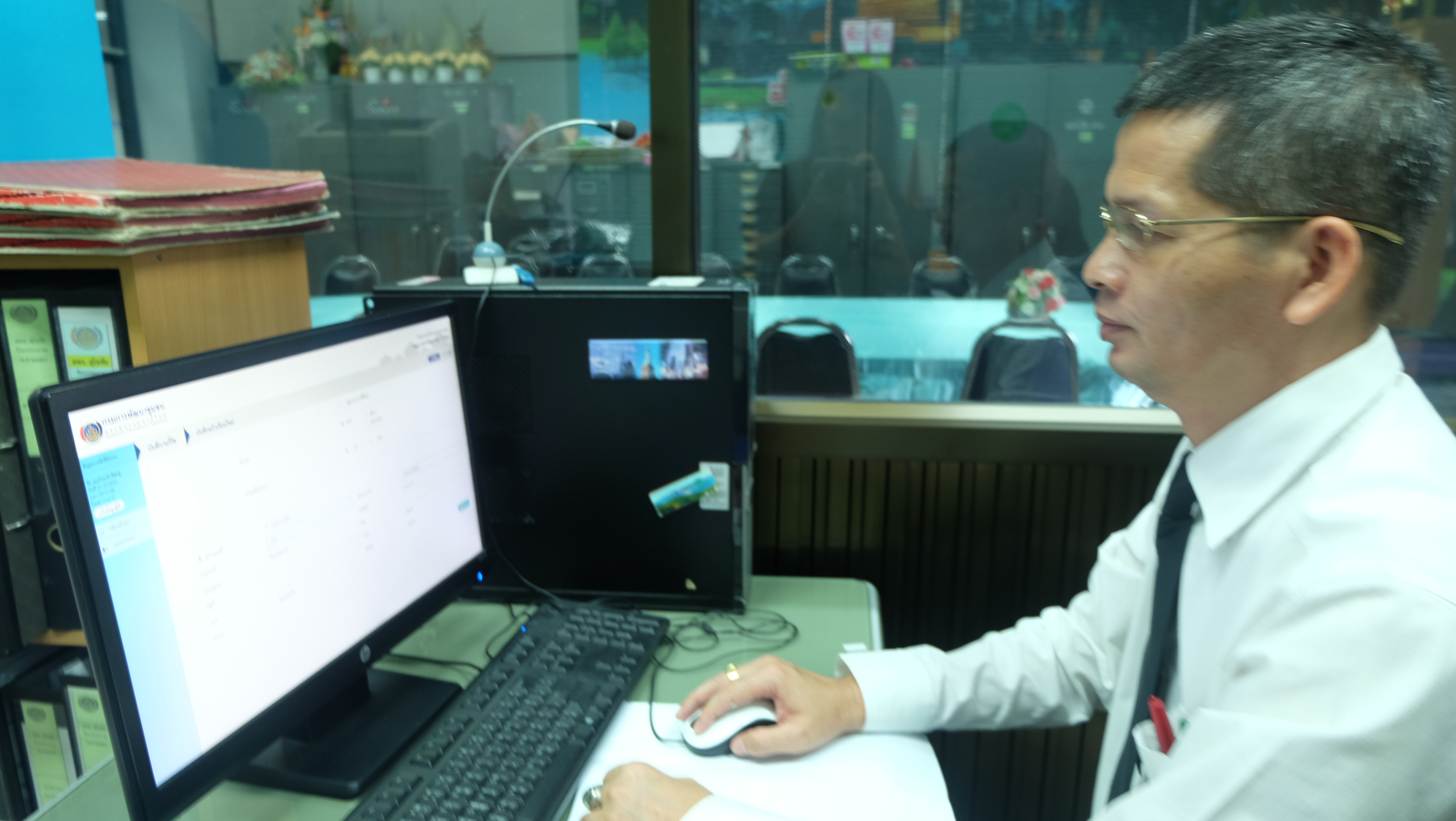 #สุโขทัย ดินแดนแห่งความสุข #วันที่ 21 ตุลาคม  2559 นายสุวิน  พึ่งเงิน  พัฒนาการจังหวัดสุโขทัย นางสาวกฤษณา  กันทะสา หัวหน้ากลุ่มงานสารสนเทศการพัฒนาชุมชน นางสาวศรันยา  วัฒนธงทอง นักวิชาการพัฒนาชุมชนชำนาญการ นายชัยยะ ศรีชัยยะ นักวิชาการพัฒนาชุมชนชำนาญการ และ