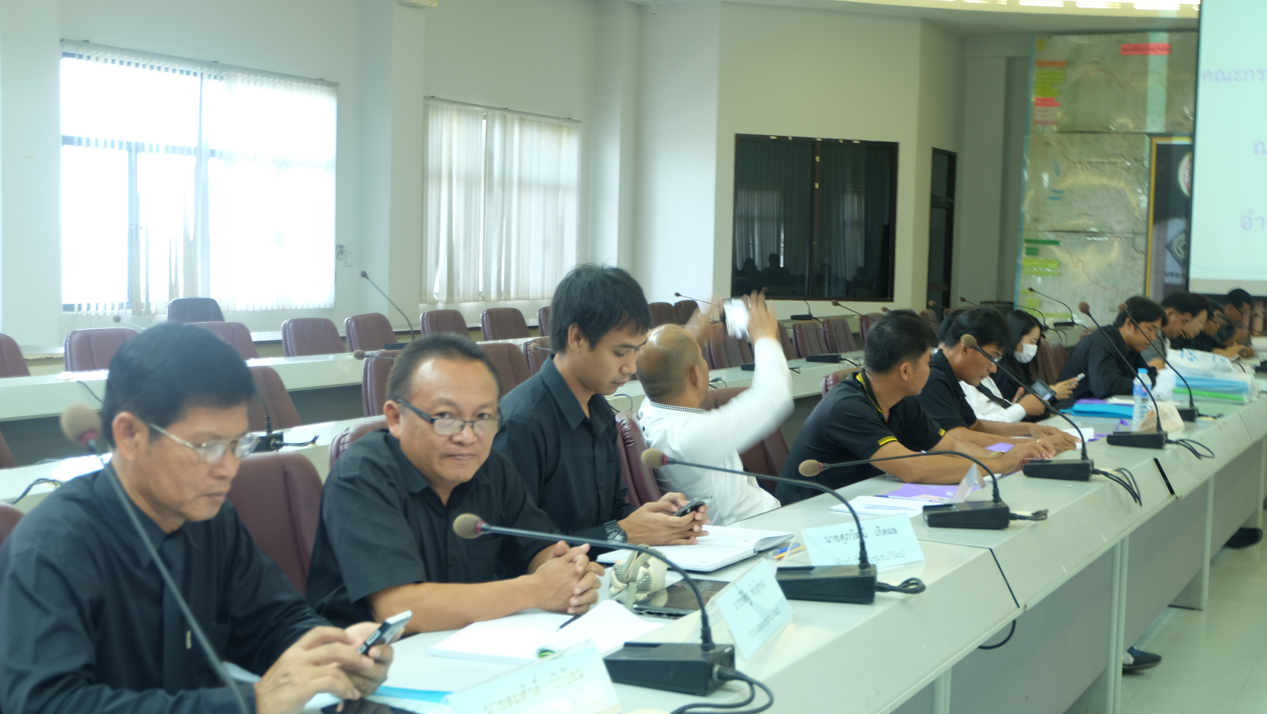 #สุโขทัย ดินแดนแห่งความสุข #วันที่ 26 ตุลาคม  2559 นายสุวิน  พึ่งเงิน  พัฒนาการจังหวัดสุโขทัย ได้ประชุมกิจกรรมเรื่องเล่าความดี 12 ปี กองทุนแม่ของแผ่นดิน จังหวัดสุโขทัย ณ ห้อประชุมศรีสัชนาลัย  ศาลากลางจังหวัดสุโขทัย ชั้น 5 และปปส.ภาค 6 ได้มอบเงินผ่านเครือ