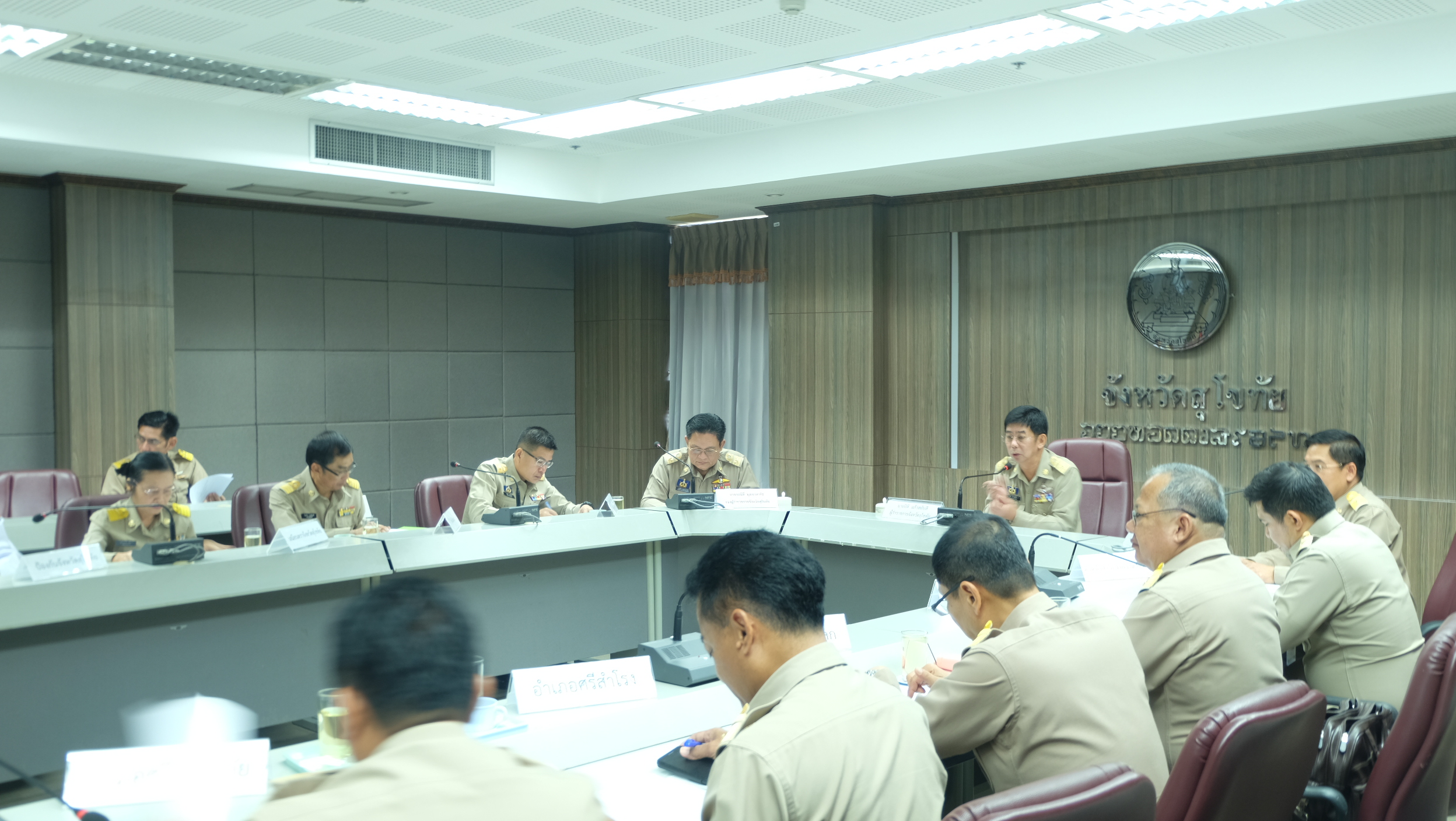 #สุโขทัย ดินแดนแห่งความสุข #วันที่ 31 ตุลาคม  2559 เวลา 08.45  น. นายสุวิน  พึ่งเงิน  พัฒนาการจังหวัดสุโขทัย เข้าประชุมหัวหน้าส่วนราชการสังกัดมหาดไทยและนายอำเภอทุกอำเภอของจังหวัดสุโขทัย  ณ ห้องประชุมศรีนคร ศาลากลางจังหวัดสุโขทัย ชั้น 3 โดยมีนายปิติ  แก้ว