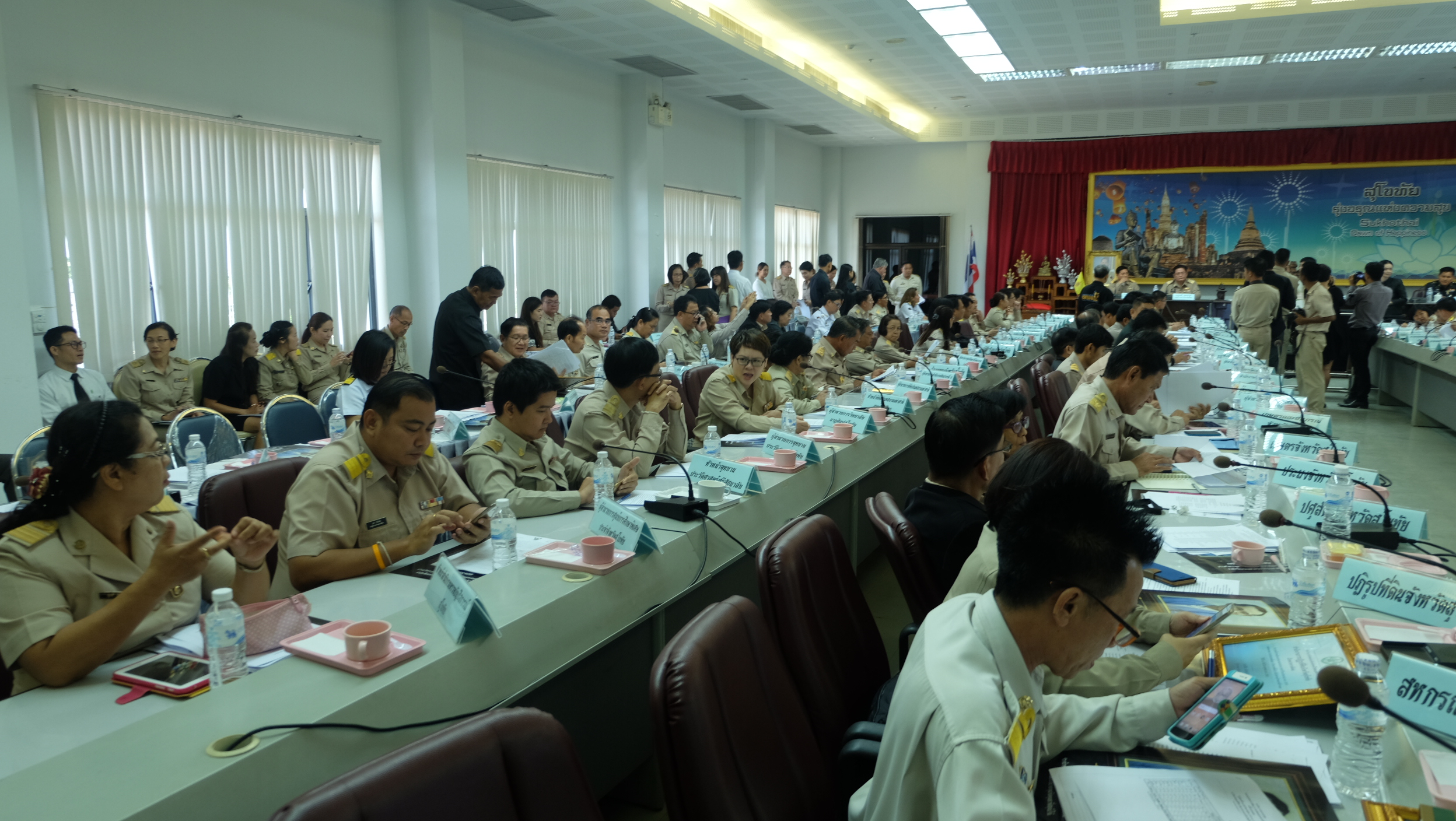 #สุโขทัย ดินแดนแห่งความสุข #วันที่ 31 ตุลาคม  2559 เวลา 09.45  น. นายสุวิน  พึ่งเงิน  พัฒนาการจังหวัดสุโขทัย เข้าประชุมกรมการจังหวัดครั้งที่ 10 ณ ห้องประชุมศรีสัชนาลัย ศาลากลางจังหวัดสุโขทัย ชั้น 5 โดยมีนายปิติ  แก้วสลับสี ผู้ว่าราชการจังหวัดสุโขทัย เป็นป