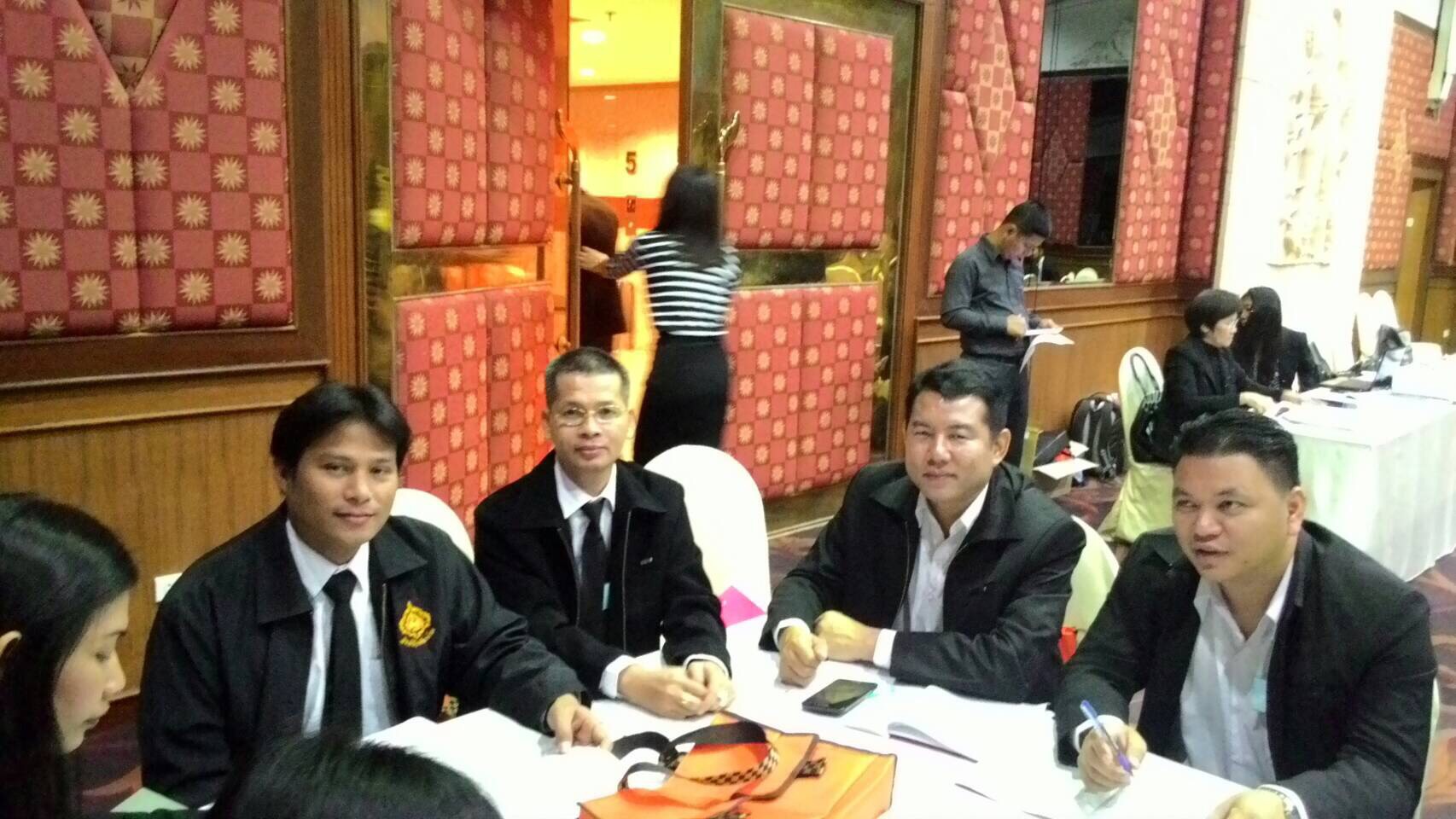 #สุโขทัย ดินแดนแห่งความสุข #วันที่ 1  พฤศจิกายน   2559  นายสุวิน  พึ่งเงิน พัฒนาการจังหวัดสุโขทัย มอบหมายให้นางสาวศรันยา  วัฒนธงทอง นักวิชการพัฒนาชุมชนชำนาญการ และนายชัยยะ ศรีชัยยะ นักวิชาการพัฒนาชุมชนชำนาญการ เข้าประชุมเชิงปฏิบัติการเจ้าหน้าที่ผู้รับผิ