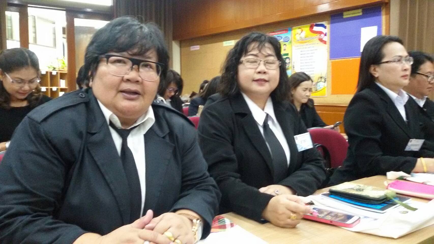 #สุโขทัย ดินแดนแห่งความสุข #วันที่ 1 พฤศจิกายน  2559 นายสุวิน  พึ่งเงิน  พัฒนาการจังหวัดสุโขทัย มอบหมายให้ นางสาวกฤษณา  กันทะสา หัวหน้ากลุ่มงานสารสนเทศการพัฒนาชุมชน และ นางลำพา  สุขเกษม หัวหน้าฝ่ายอำนวยการ เข้ารับการฝึกอบรมตามโครงการฝึกอบรมหลักสูตรหัวหน้า