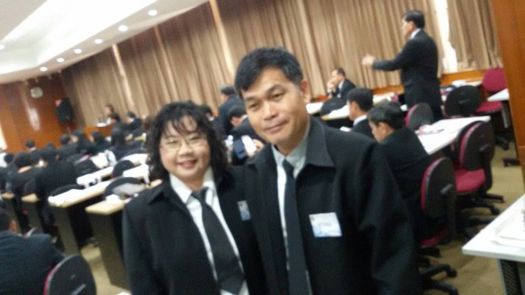 #สุโขทัย ดินแดนแห่งความสุข #วันที่ 2 พฤศจิกายน 2559 นายสุวิน   พึ่งเงิน พัฒนาการจังหวัดสุโขทัย มอบหมายให้นางสาวกฤษณา  กันทะสา หัวหน้ากลุ่มงานสารสนเทศการพัฒนาชุมชน และนางลำพา  สุขเกษม หัวหน้าฝ่ายอำนวยการ เข้ารับการประชุมฯเป็นวันที่ 3 ซึ่งวันนี้ ผอ.สถาบันกา