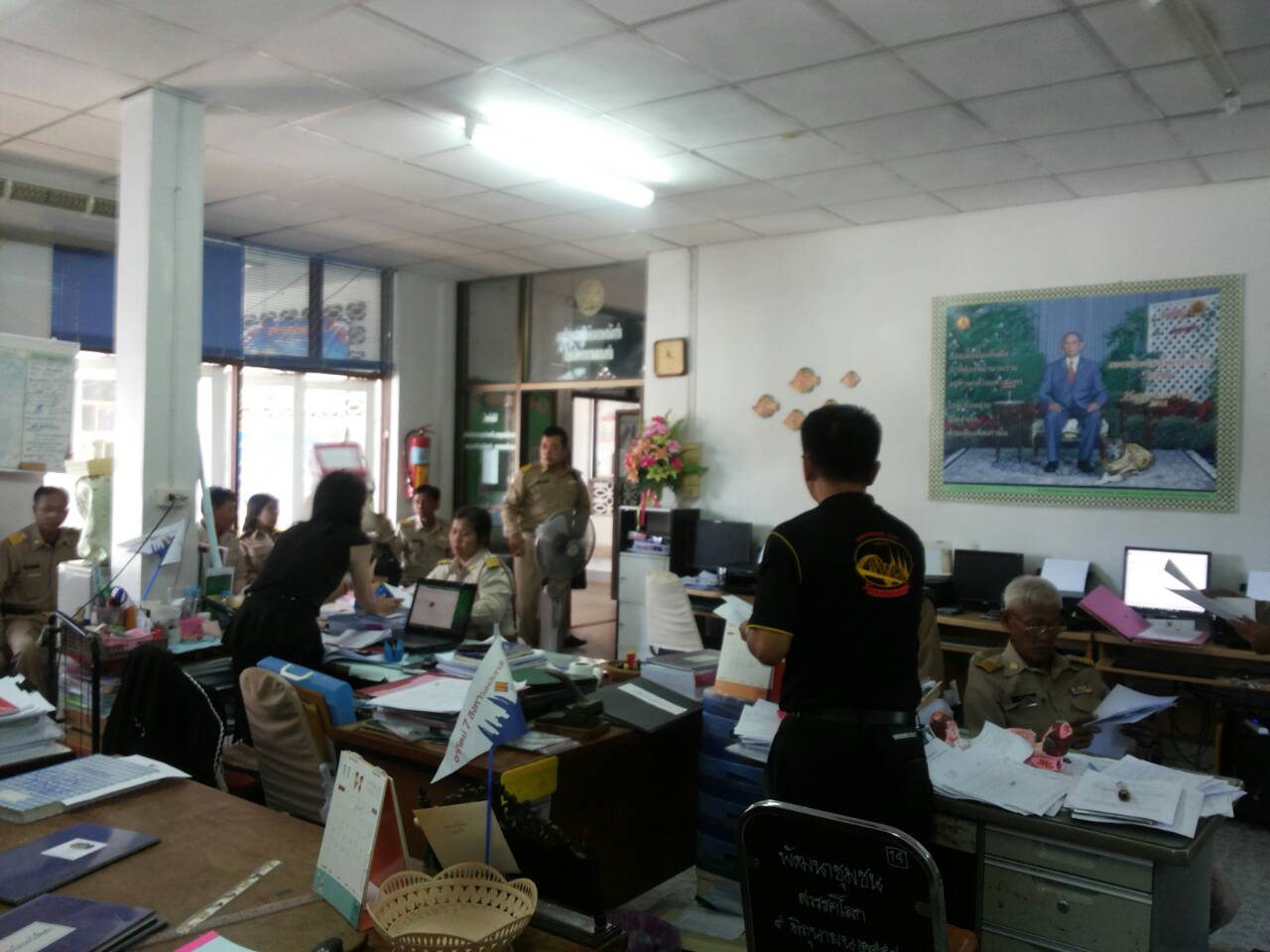 #สุโขทัย ดินแดนแห่งความสุข #วันที่ 2 พฤศจิกายน  2559 สำนักงานพัฒนาชุมชนอำเภอสวรรคโลก ได้เข้าประชุมกำนัน ผญบ.. ผู้นำติดต่องาน สพอ.มาก งานหลายเรื่อง โดยเฉพาะ รับแบบสำรวจ จปฐ.ที่ต้องรีบขับเคลื่อนฯ อำเภอสวรรคโลก (ข่าวโดย นางบังเอิญ เพชระบูรณิน พอ.สวรรคโลก ราย