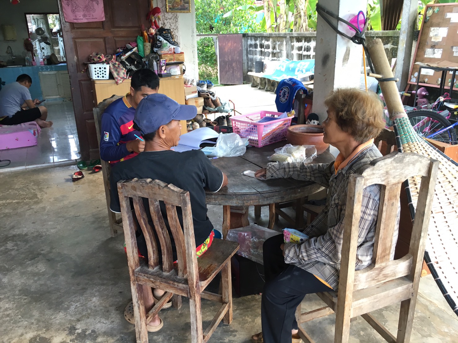 #สุโขทัย ดินแดนแห่งความสุข #  วันที่ 2 พฤศจิกายน  2559 นายบรรพต  จันทร์งาม พัฒนาการอำเภอเมืองสุโขทัย มอบหมายให้ นางสาวณัฐกานต์  เที่ยงมณี นักวิชาการพัฒนาชุมชนชำนาญการ ติดตามการดำเนินงานกลุ่มออมทรัพย์ฯ  ม.1 ต.บ้านสวน อำเภอเมืองสุโขทัย จังหวัดสุโขทัย (นางสา