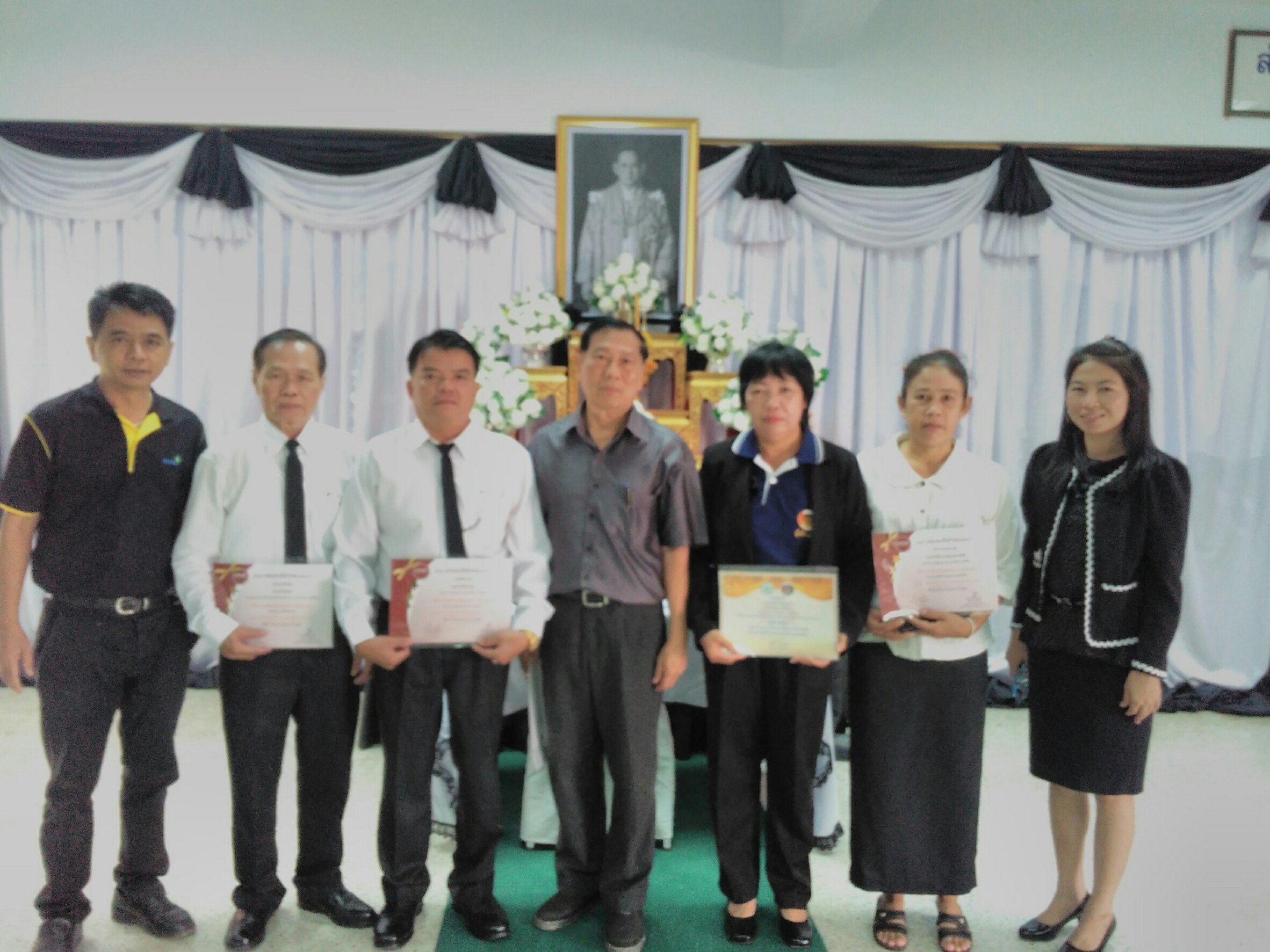 #สุโขทัย ดินแดนแห่งความสุข #วันที่ 2 พ.ย 2559 นางบังเอิญ เพชระบูรณิน พัฒนาการอำเภอสวรรคโลก เข้าประชุมชี้แจงข้อราชการ ในที่ประชุมประจำเดือนกำนัน ผู้ใหญ่บ้าน ณ หอประชุมอำเภอสวรรคโลก โดยมีนายสาโรจน์ ภัทรชานนท์ ปลัดอำเภอหัวหน้างานบริหารงานปกครอง  รักษาราชกา