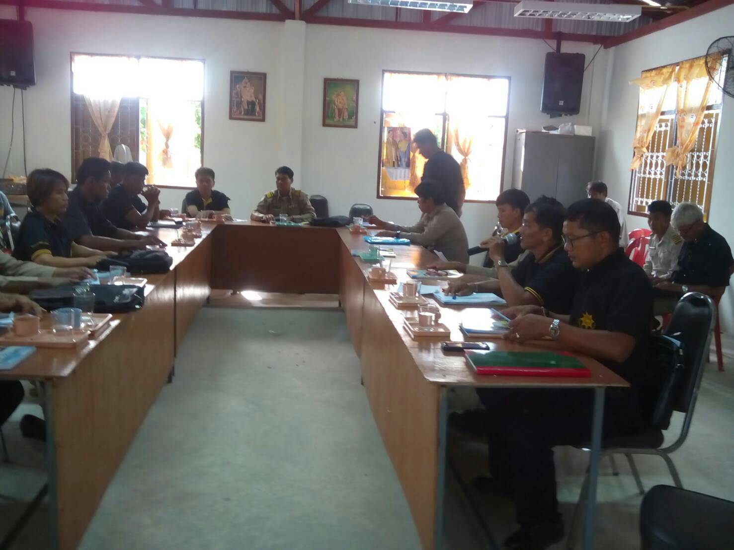 #สุโขทัย ดินแดนแห่งความสุข #วันที่ 2 พ.ย. 59 นางบังเอิญ เพชระบูรณิน พัฒนาการอำเภอสวรรคโลก  มอบหมายให้ นายอนุชา สุทธานุกูล นักวิชาการพัฒนาชุมชนชำนาญการ ร่วมประชุม ร่วมกับ กำนัน /ผญบ. ต.ในเมือง เพื่อ ทำความเข้าใจการดำเนินงานโครงการสัมมาชีพ การจัดเก็บข้อมู