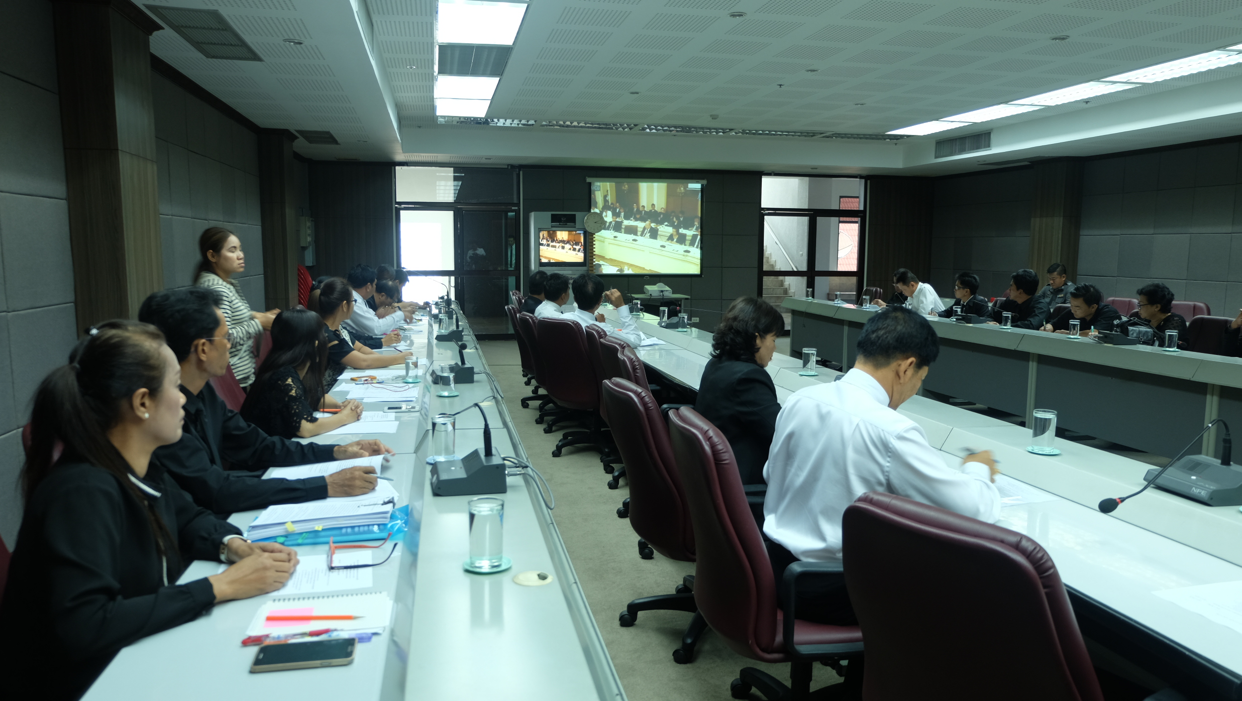 #สุโขทัย ดินแดนแห่งความสุข #วันที่ 3 พฤศจิกายน  2559 เวลา 14.00 น. นายสุวิน  พึ่งเงิน พัฒนาการจังหวัดสุโขทัย ได้เข้าประชุมมอบแนวทางการขับเคลื่อนนโยบายเร่งด่วนจากกระทรวงมหาดไทย  ณ ห้องประชุมคีรีมาศ ชั้น 3 ศาลากลางจังหวัดสุโขทัย  (ข่าวโดย สถานีข่าว พช. CNS