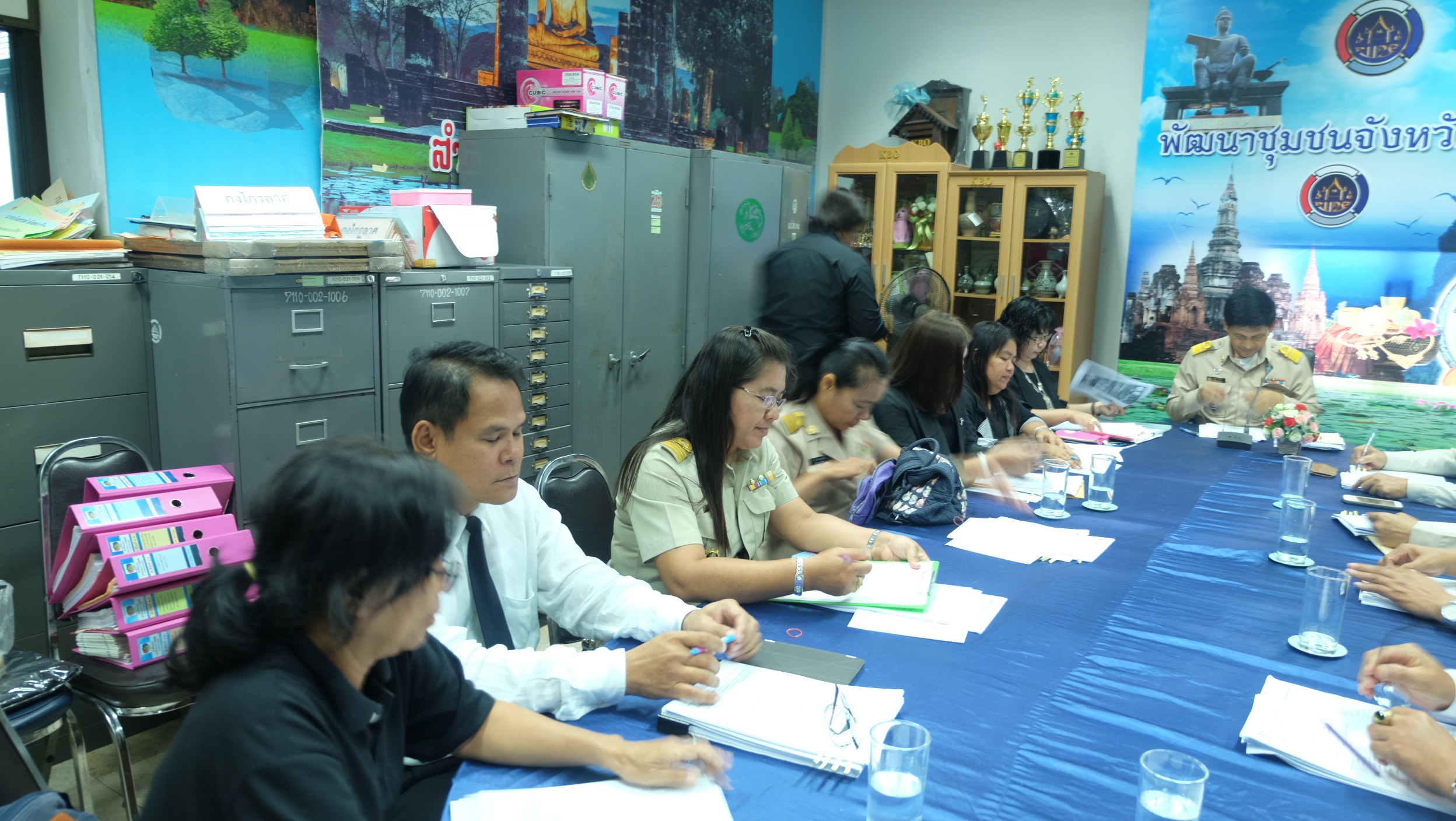 #สุโขทัย ดินแดนแห่งความสุข #วันที่ 7 พฤศจิกายน  2559 เวลา 12.30 น. นายสุวิน  พึ่งเงิน  พัฒนาการจังหวัดสุโขทัย ได้ประชุมพัฒนาการอำเภอ หัวหน้ากลุ่มงาน หัวหน้าฝ่าย นักวิชาการ ประจำเดือน พฤศจิกายน 2559 ครั้งที่ 14 /2559 ณ ห้องประชุมสำนักงานพัฒนาชุมชนจังหวัดสุ