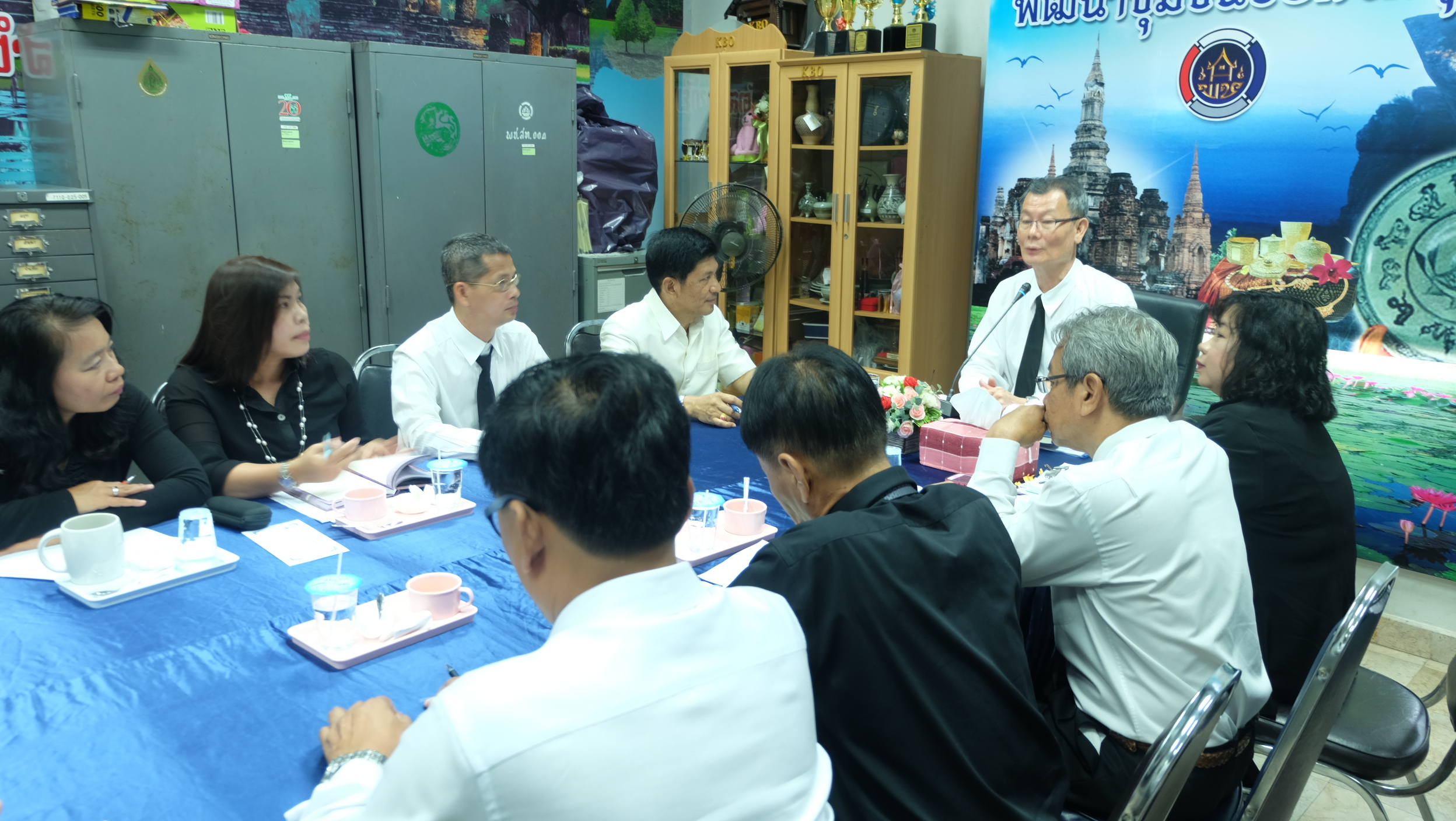 #สุโขทัย ดินแดนแห่งความสุข #วันที่ 9 พฤศจิกายน  2559 นายไพบูลย์    บูรณสันติ  พัฒนาการจังหวัดราชบุรี รกน.นว.พช.เชี่ยวชาญ (สสช.) ได้มาตรวจเยี่ยมความคืบหน้าบริษัทประชารัฐฯจังหวัดสุโขทัย โดยมีนายสุวิน  พี่งเงิน  พัฒนาการจังหวัดสุโขทัย หัวหน้ากลุ่มงานฯ หัวหน้