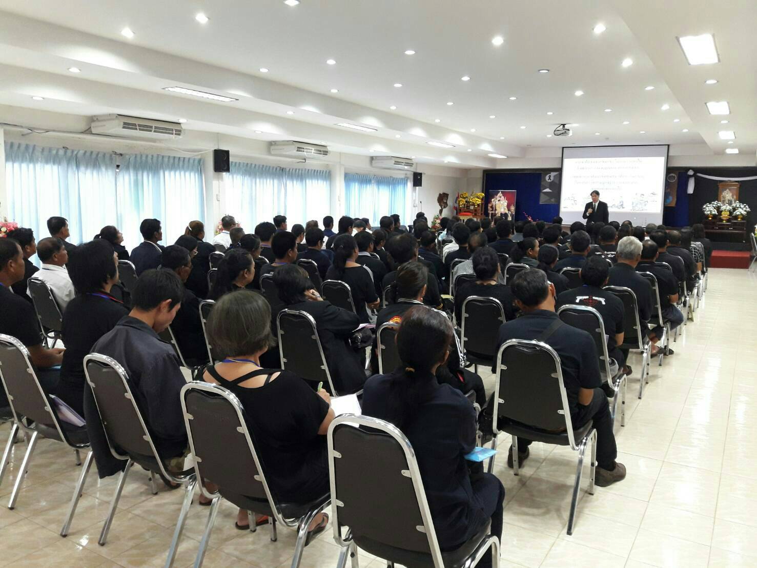 #สุโขทัย ดินแดนแห่งความสุข #วันที่ 6-9 พฤศจิกายน 2559 ผู้นำสัมมาชีพอำเภอศรีสำโรง เข้ารับการฝึกอบรมการเป็นวิทยากรสัมมาชีพ รุ่นที่1  ณ  ศูนย์ศึกษาและพัฒนาชุมชนพิษณุโลก จำนวน 100 คน (ข่าวโดยสถานีข่าวพช.อ.ศรีสำโรง รายงาน)