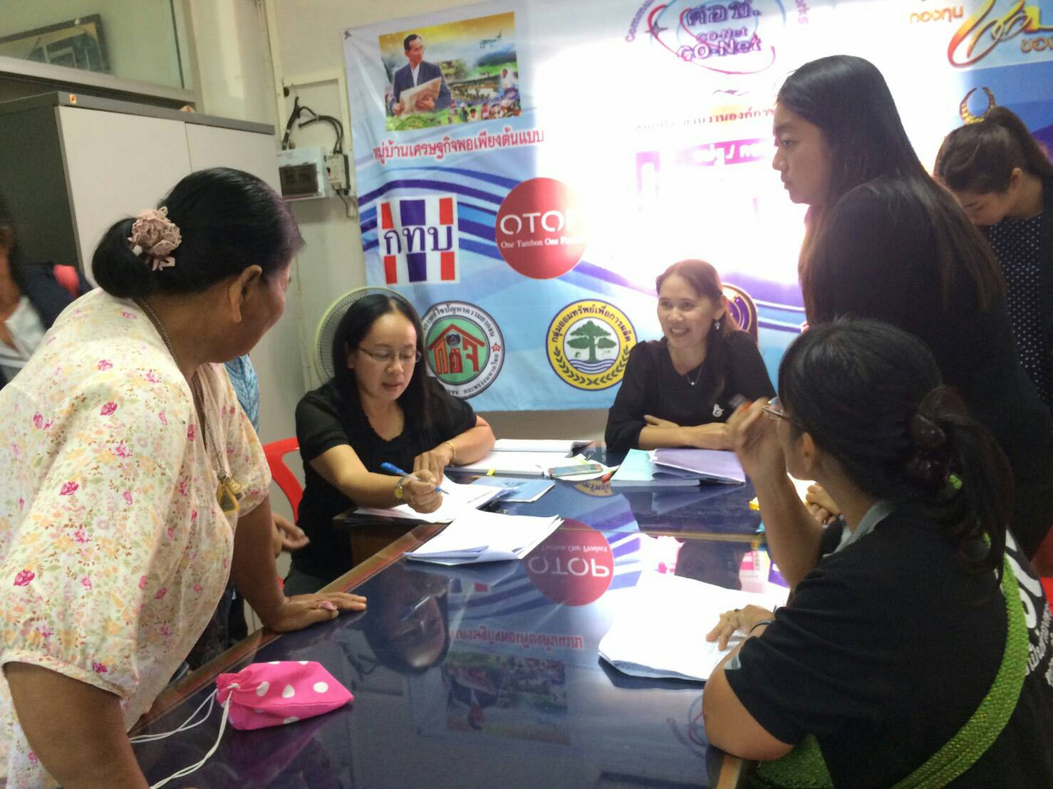 #สุโขทัย ดินแดนแห่งความสุข #นายสุวิน  พึ่งเงิน พัฒนาการจังหวัดสุโขทัย  มอบหมายให้นางสายหยุด  แสงดาว นักวิชาการพัฒนาชุมชนชำนาญการ ติดตามการดำเนินงานกองทุนพัฒนาบทบาทสตรี อ.กงไกรลาศ จ.สุโขทัย