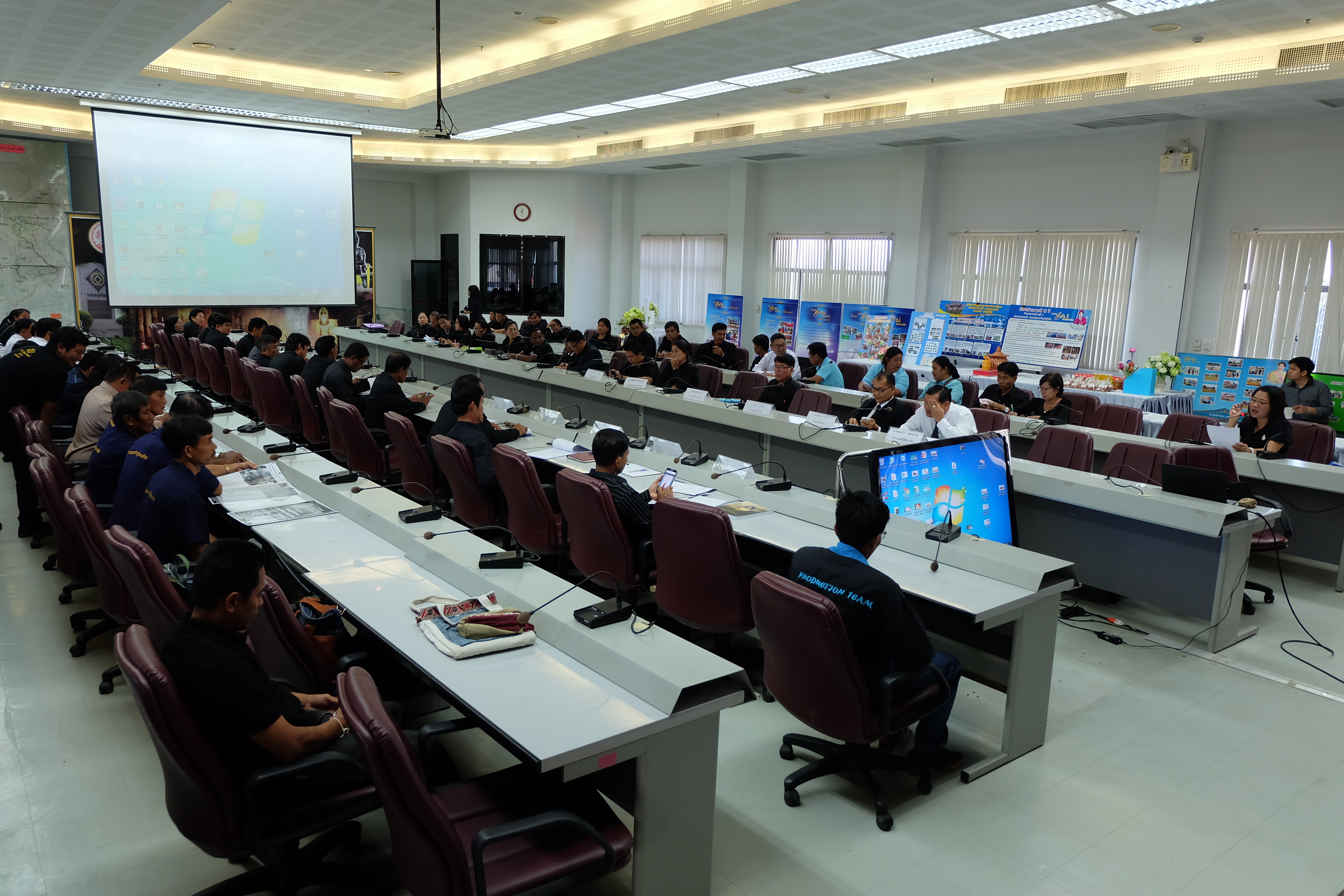 #สุโขทัย ดินแดนแห่งความสุข #วันที่ 18 พฤศจิกายน 2559 เวลา 09.00 น. นายสุวิน พึ่งเงิน พัฒนาการจังหวัดสุโขทัย เป็นประธานเปิดการประชุมคณะกรรมการเครือข่ายกองทุนแม่ของแผ่นดินระดับจังหวัด ครั้งที่ 2 “กิจกรรมเรื่องเล่าความดี 12 ปี กองทุนแม่ของแผ่นดินจังหวัดสุโข